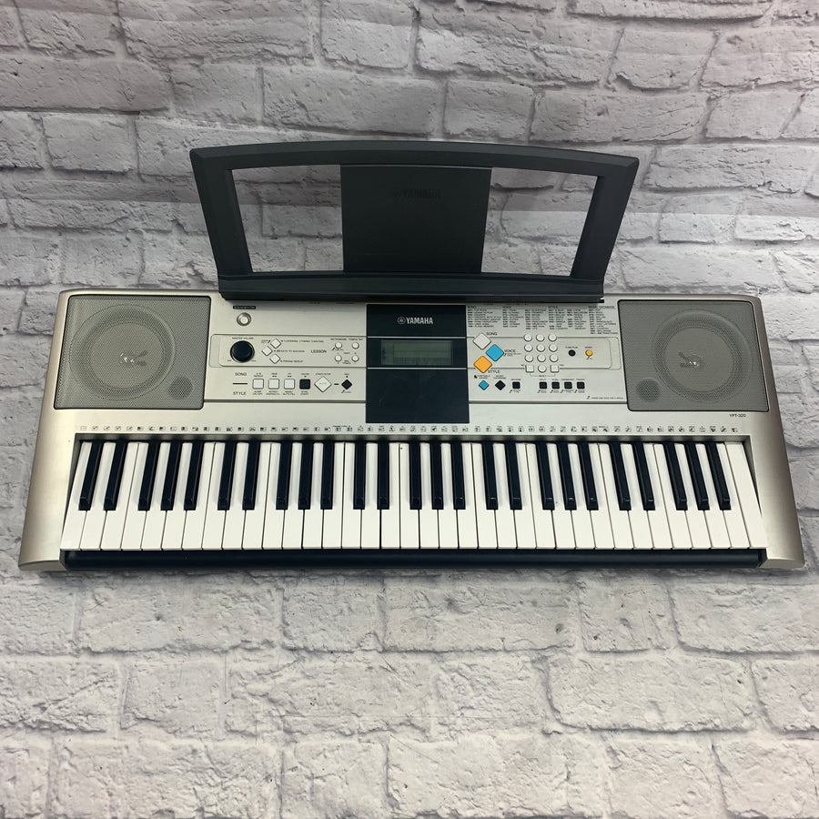 Yamaha YPT-320 61 Key Electronic Keyboard
