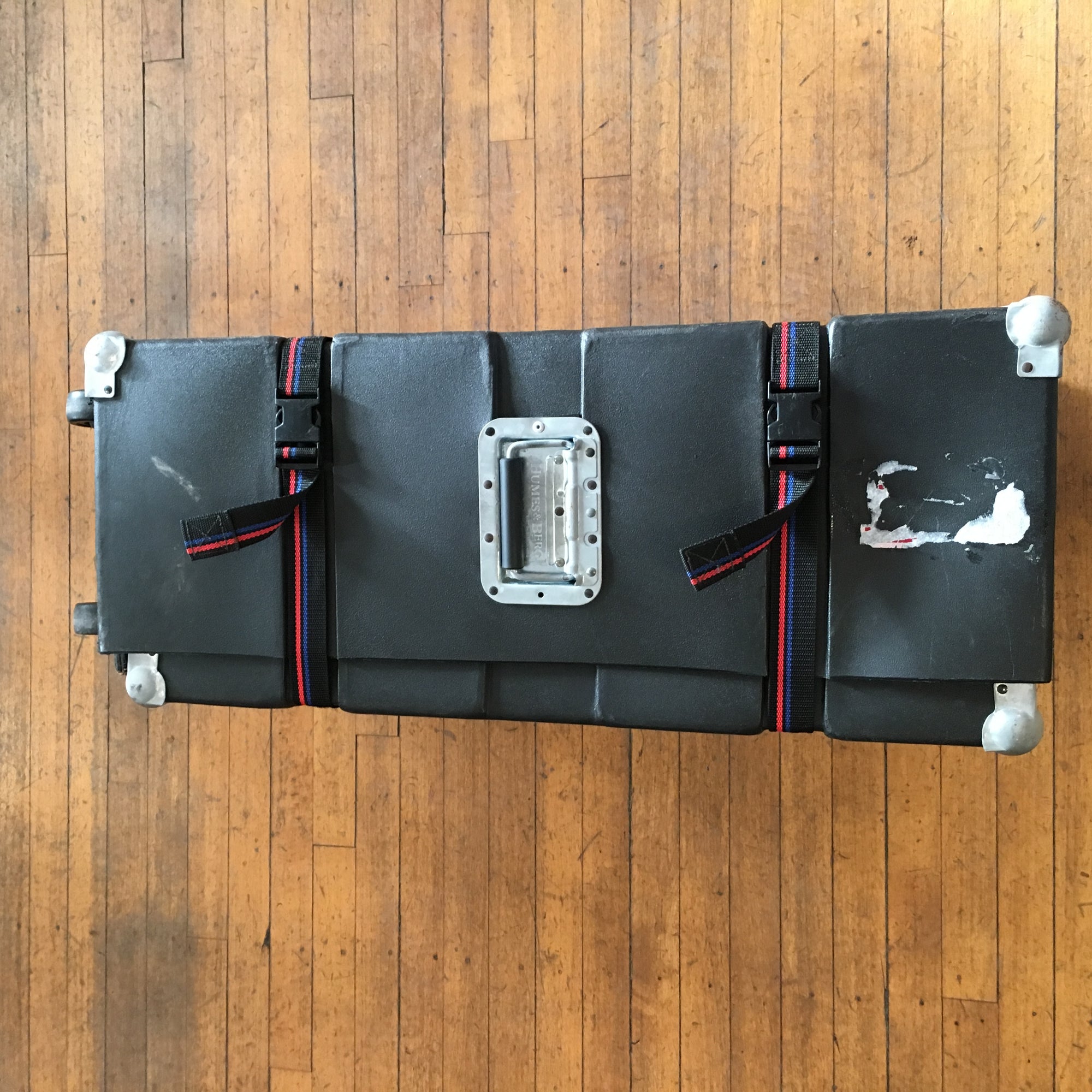 Humes & Berg Enduro Hardware Case w Wheels