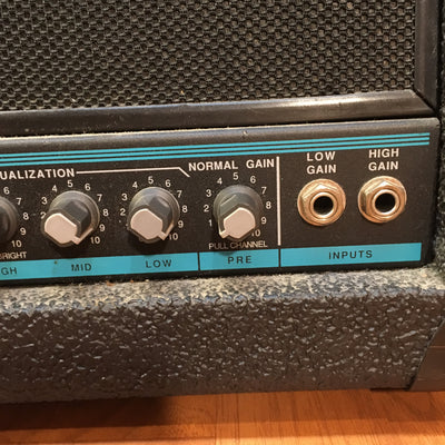 ** Peavey Revolution Black/Teal Amp Head