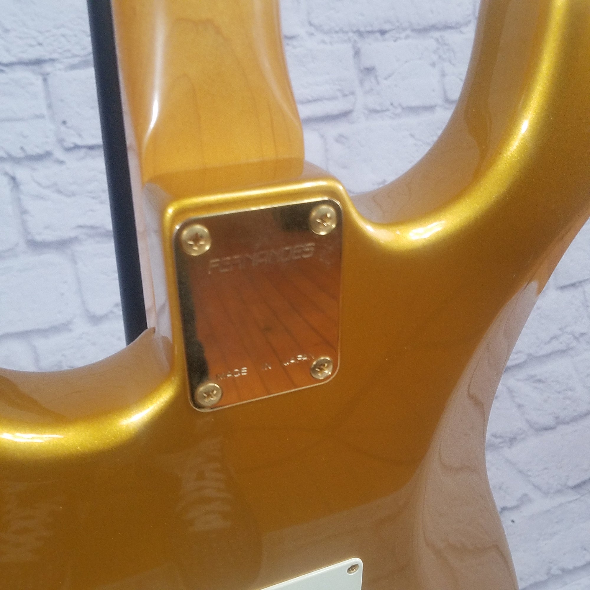 Fernandes Stratocaster Copy With Molded Hardcase