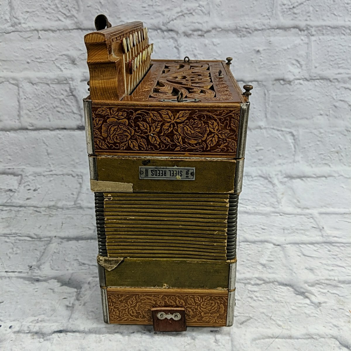 Concertone 20 Key 8 Button Steel Reed Series Button Accordion