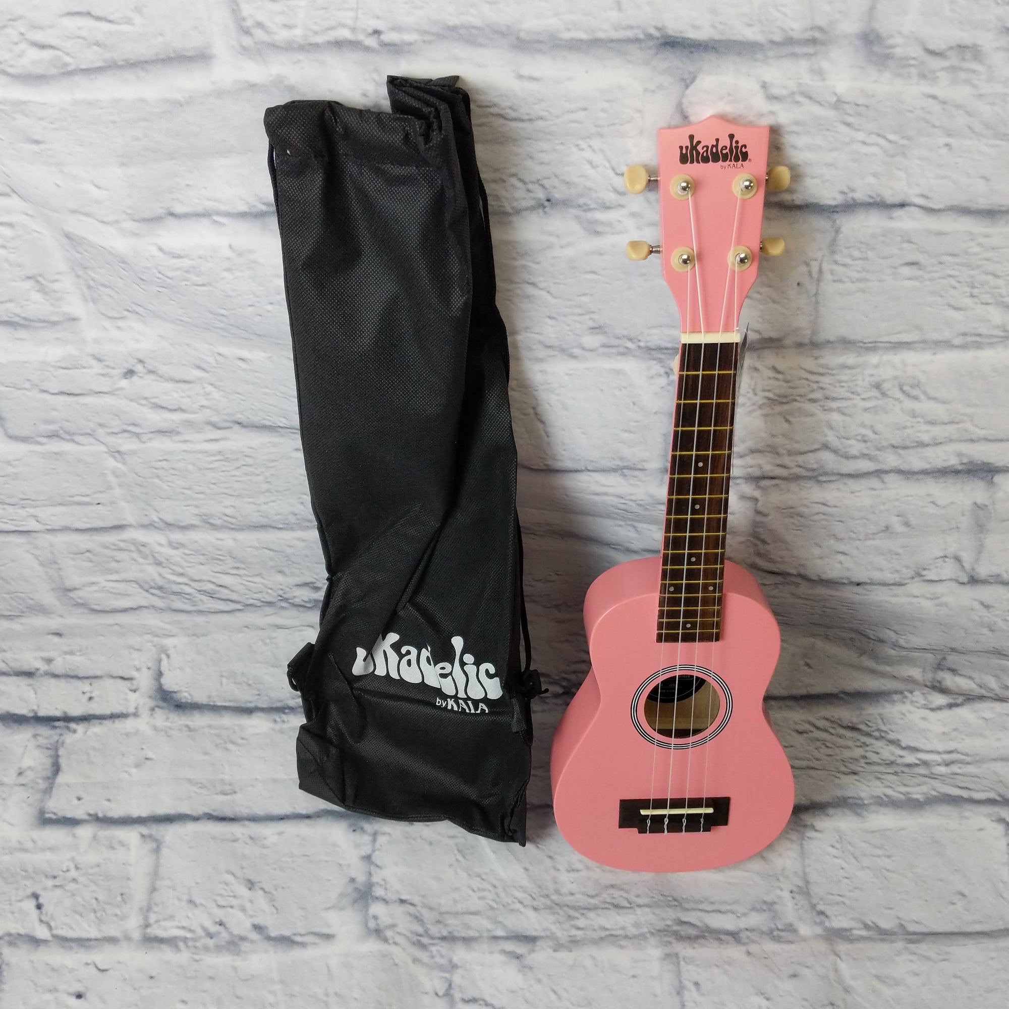 Kala Ukadelic Ukulele - Flamingo