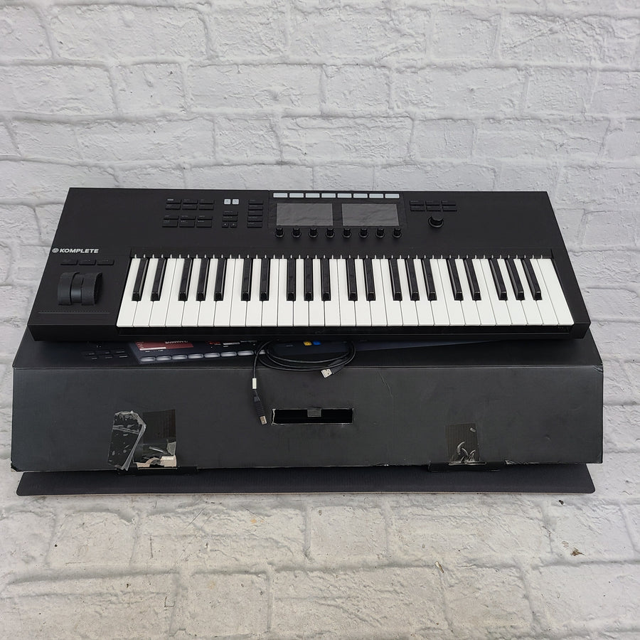 Komplete Kontrol S49 Midi Keyboard