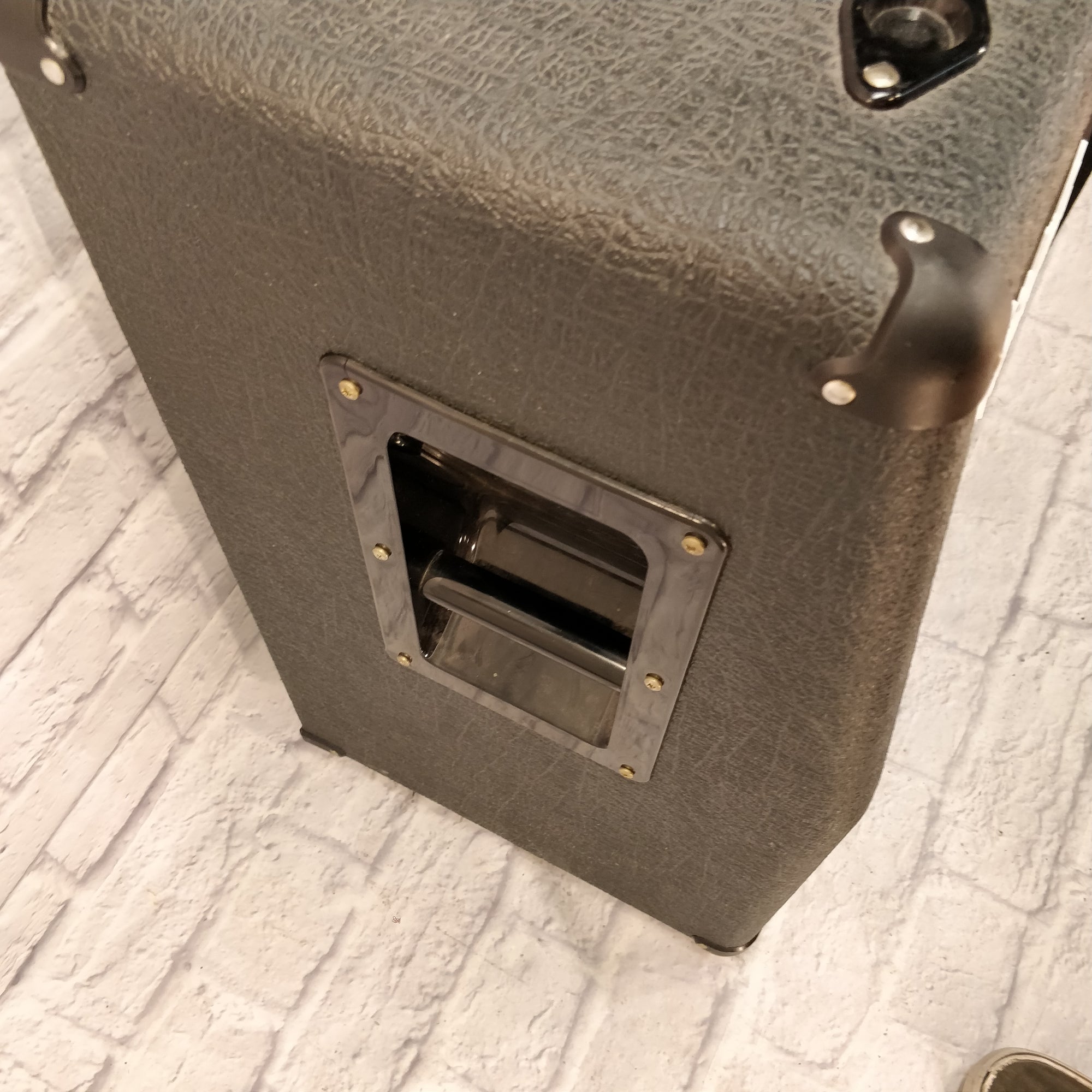 Marshall AVT 412 Lead Slant 4x12 Cabinet
