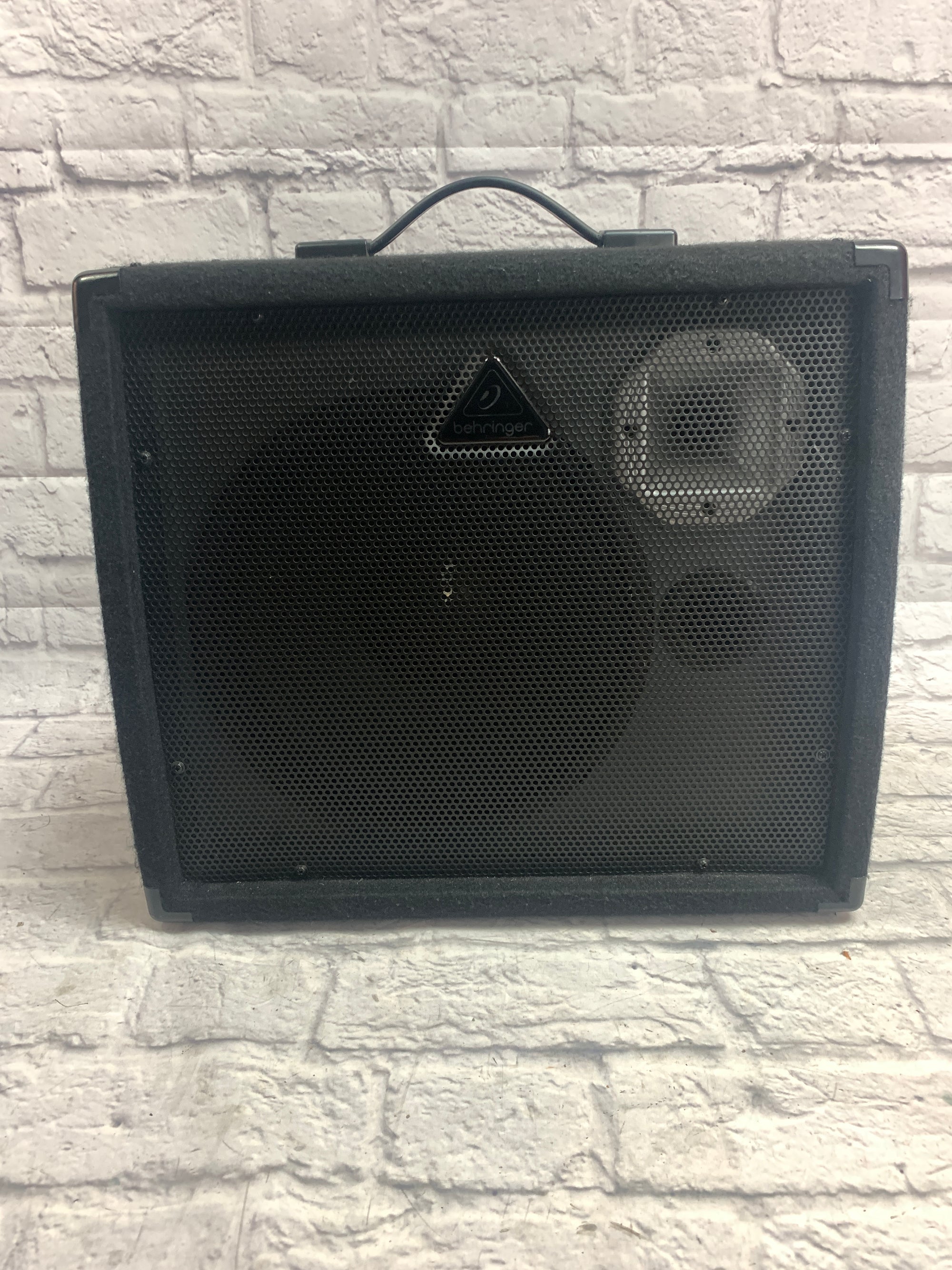 Behringer K900FX 90W Keyboard Amp