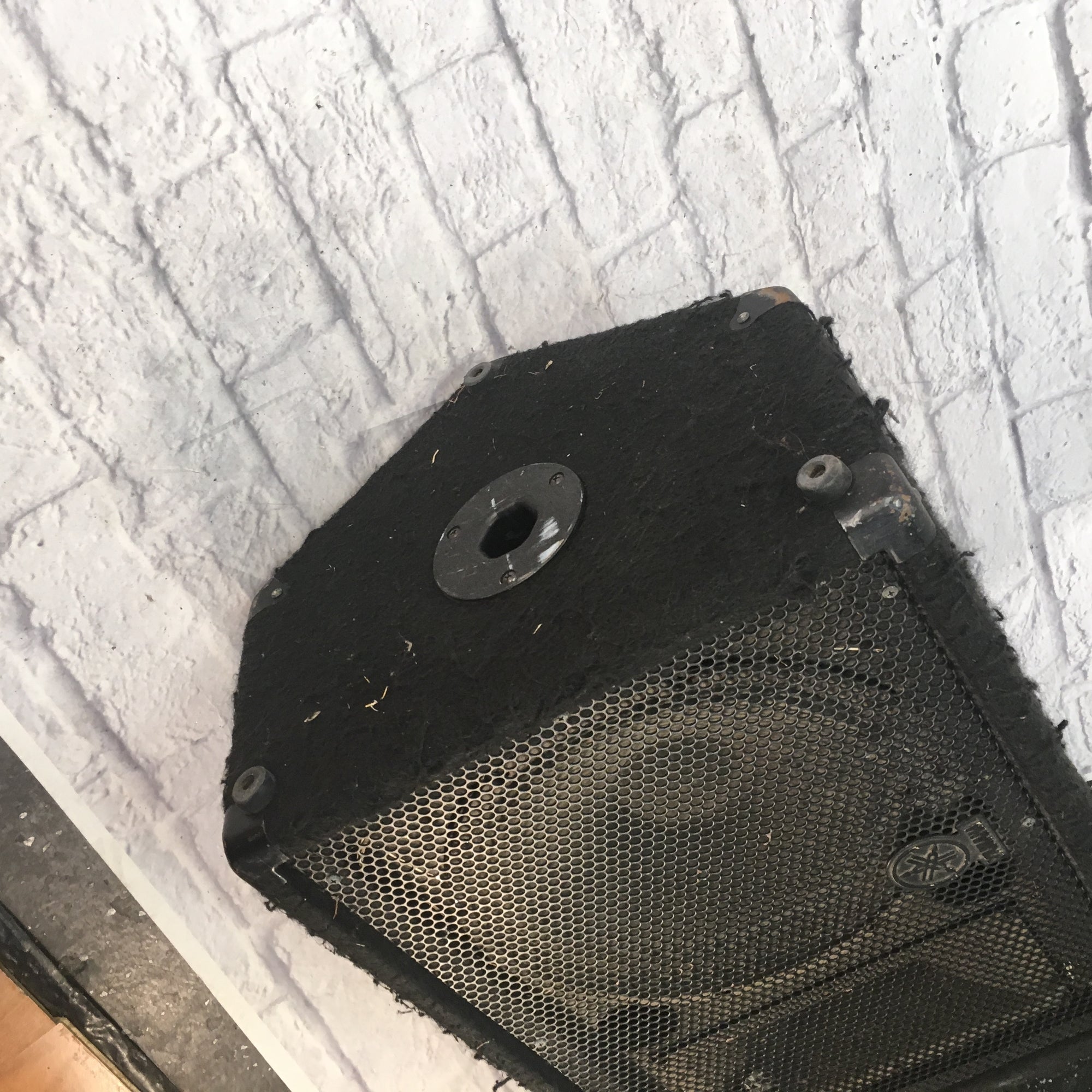 Yamaha BR12M 12in 300-600w 2-Way Wedge Monitor Speaker