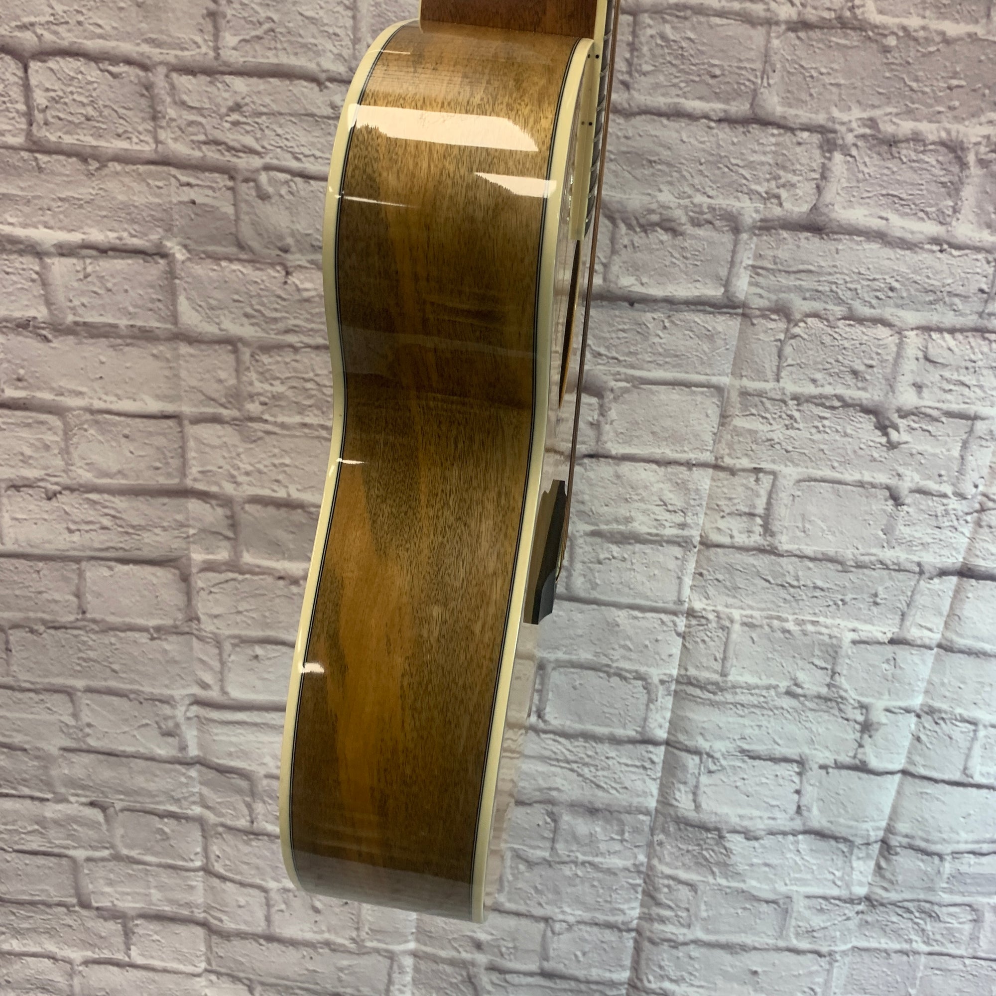 Breedlove Stage EX Sitka Top Concert Acoustic