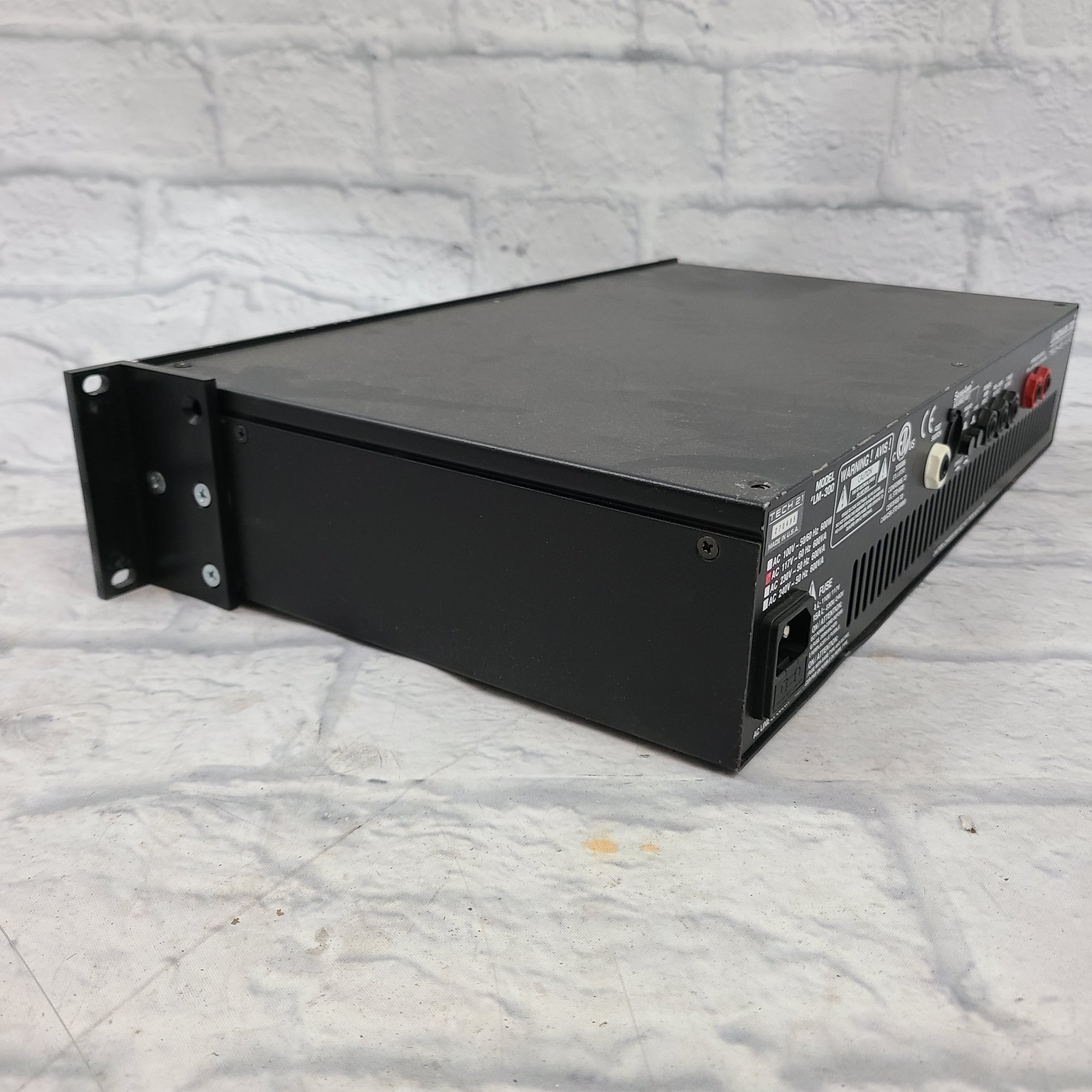 Tech 21 Landmark 300 Bass Head