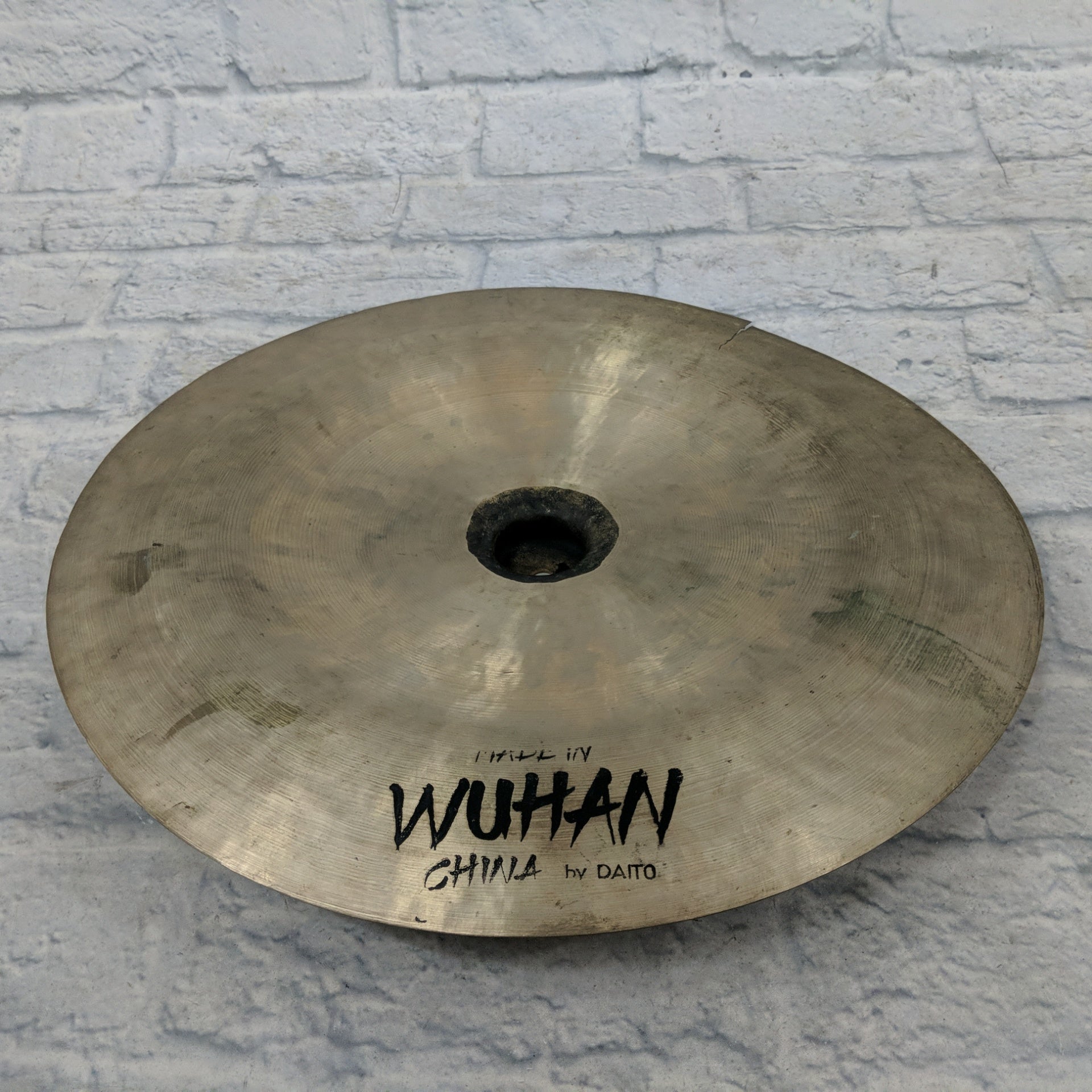 Made in Wuhan China by Daito 18in - Cracked