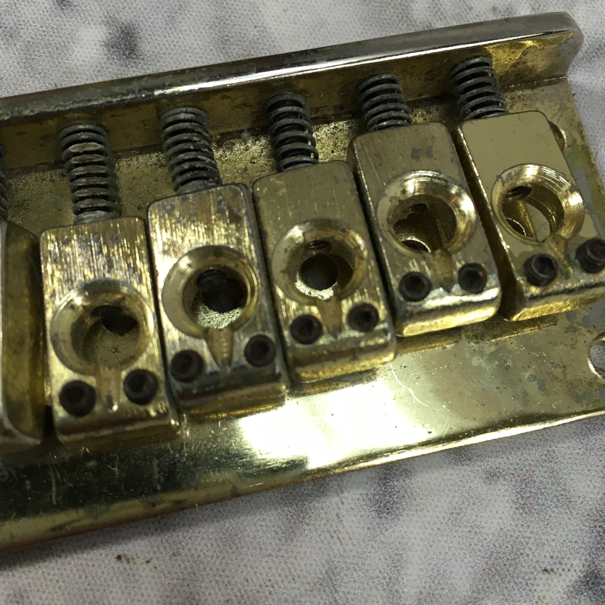 Unknown 6 String Electric Guitar Bridge