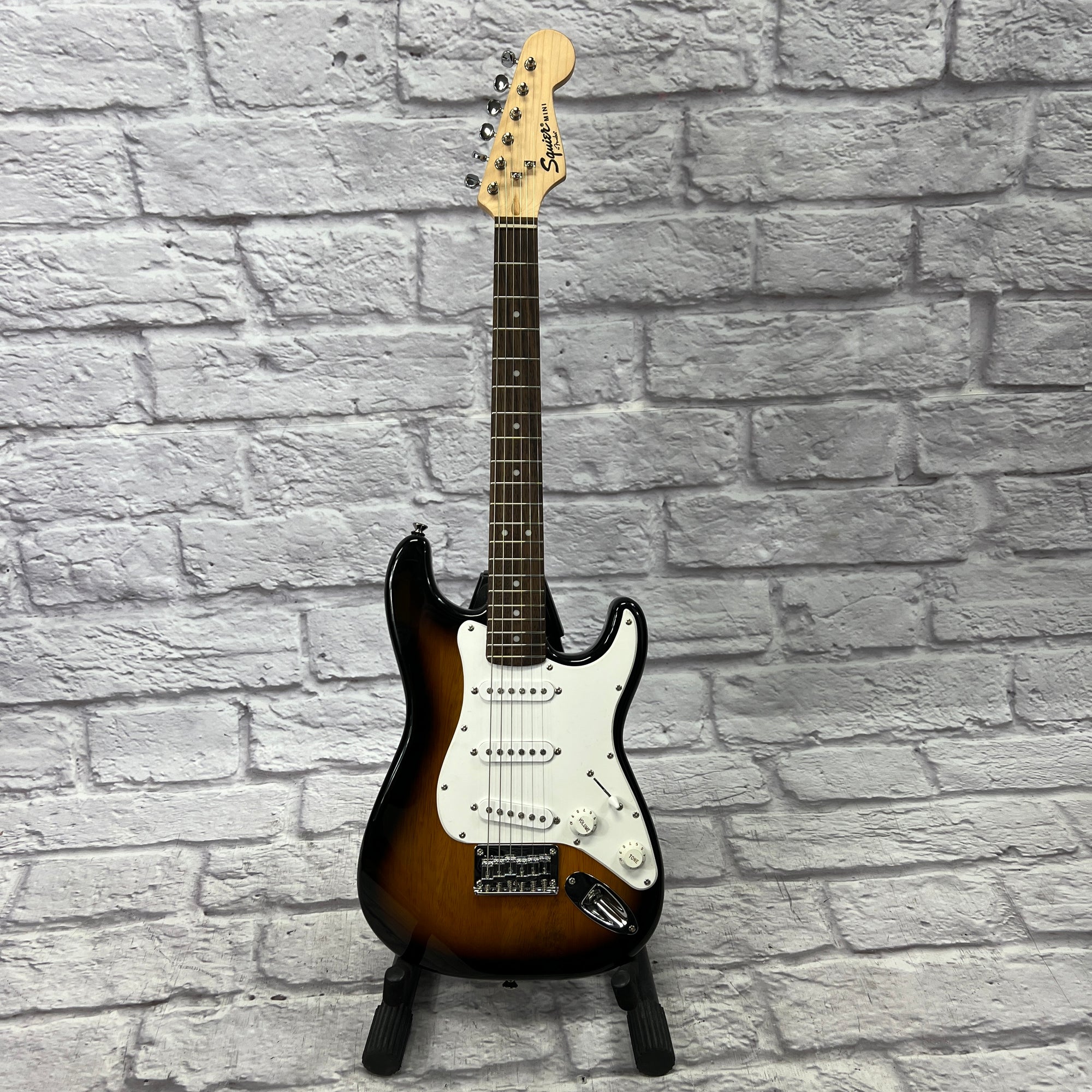 Squier by Fender Affinity Mini Electric Guitar  - 3-Color Sunburst