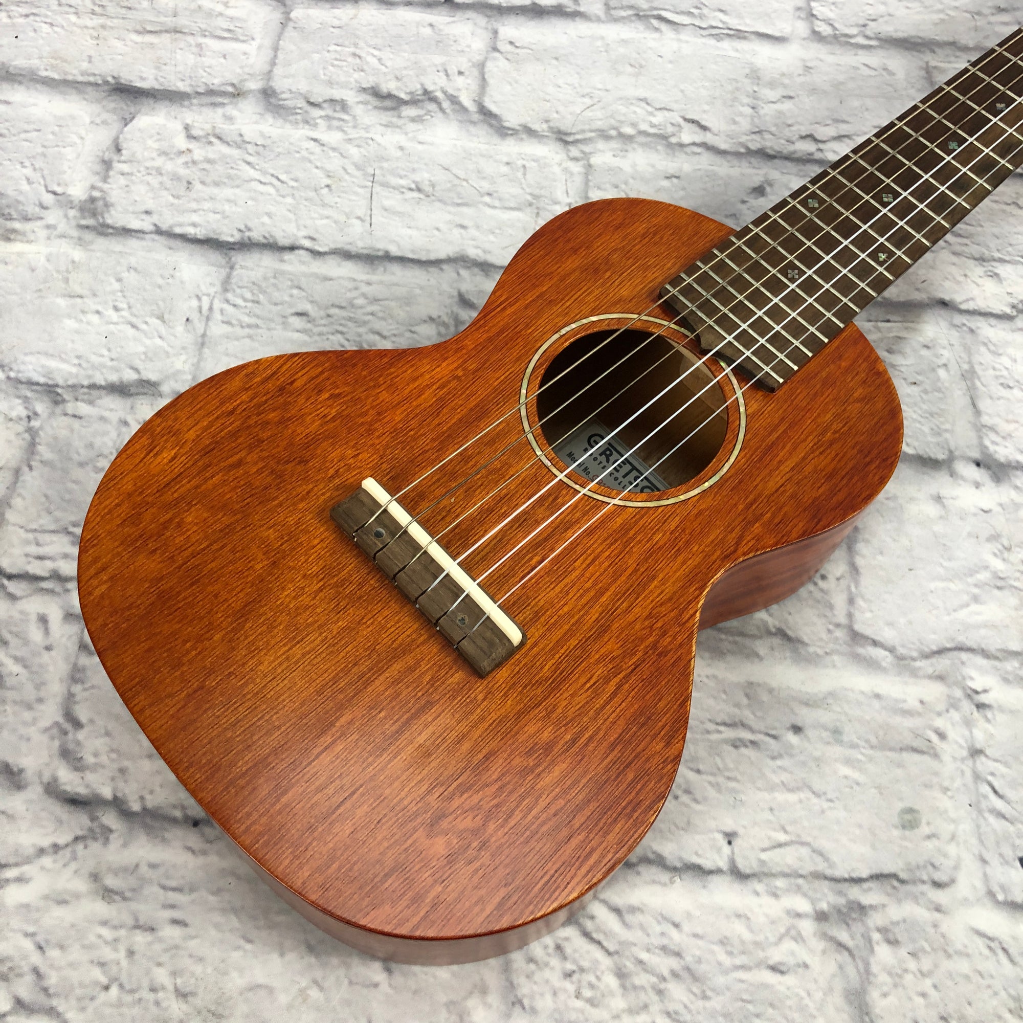 Gretsch G9126 Six String Guitarlele with Gretsch Padded Bag