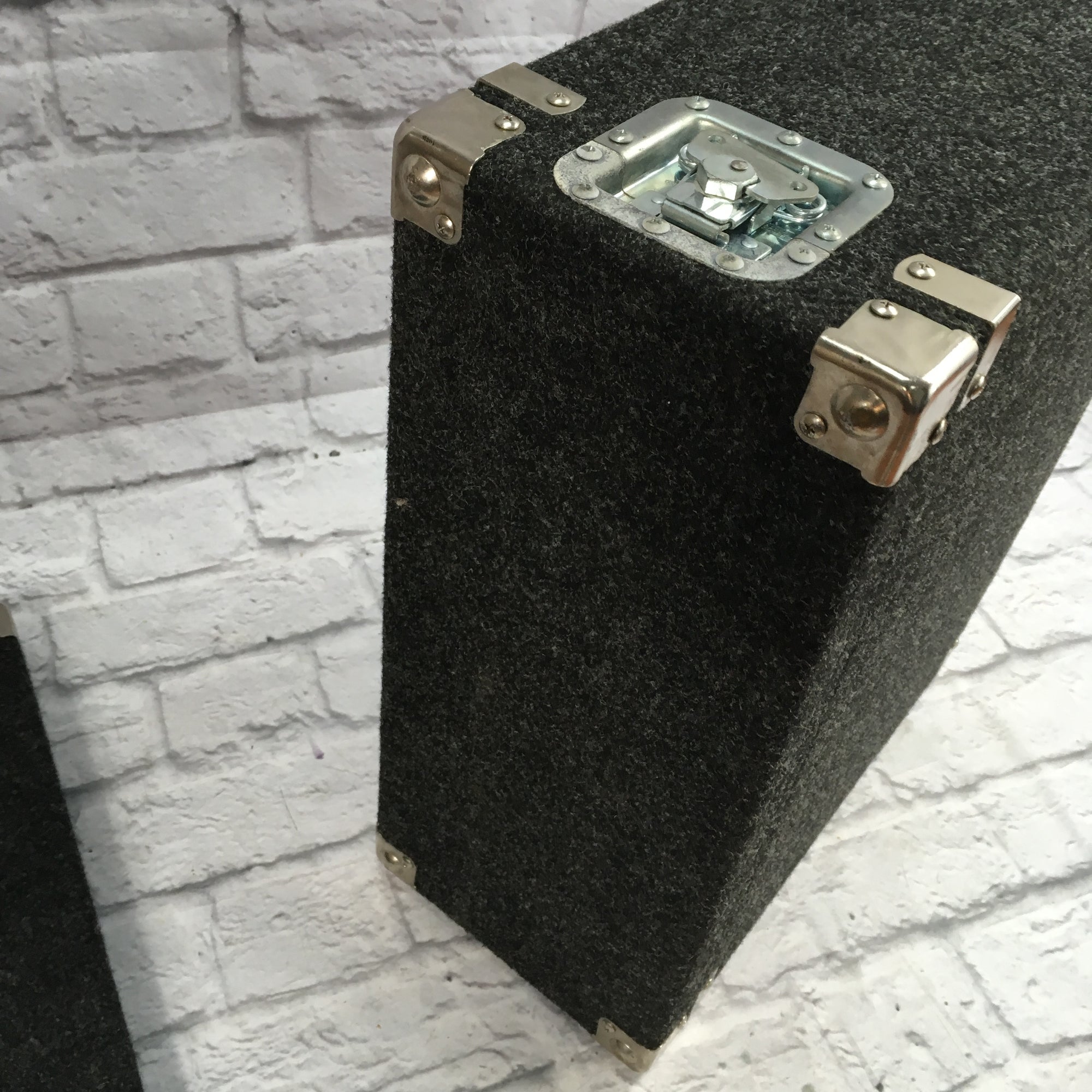 Grundorf 4 Space Carpet Rack Case