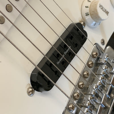 Squier Strat Affinity Series Electric Guitar Black w/ Seymour Duncan Pickup