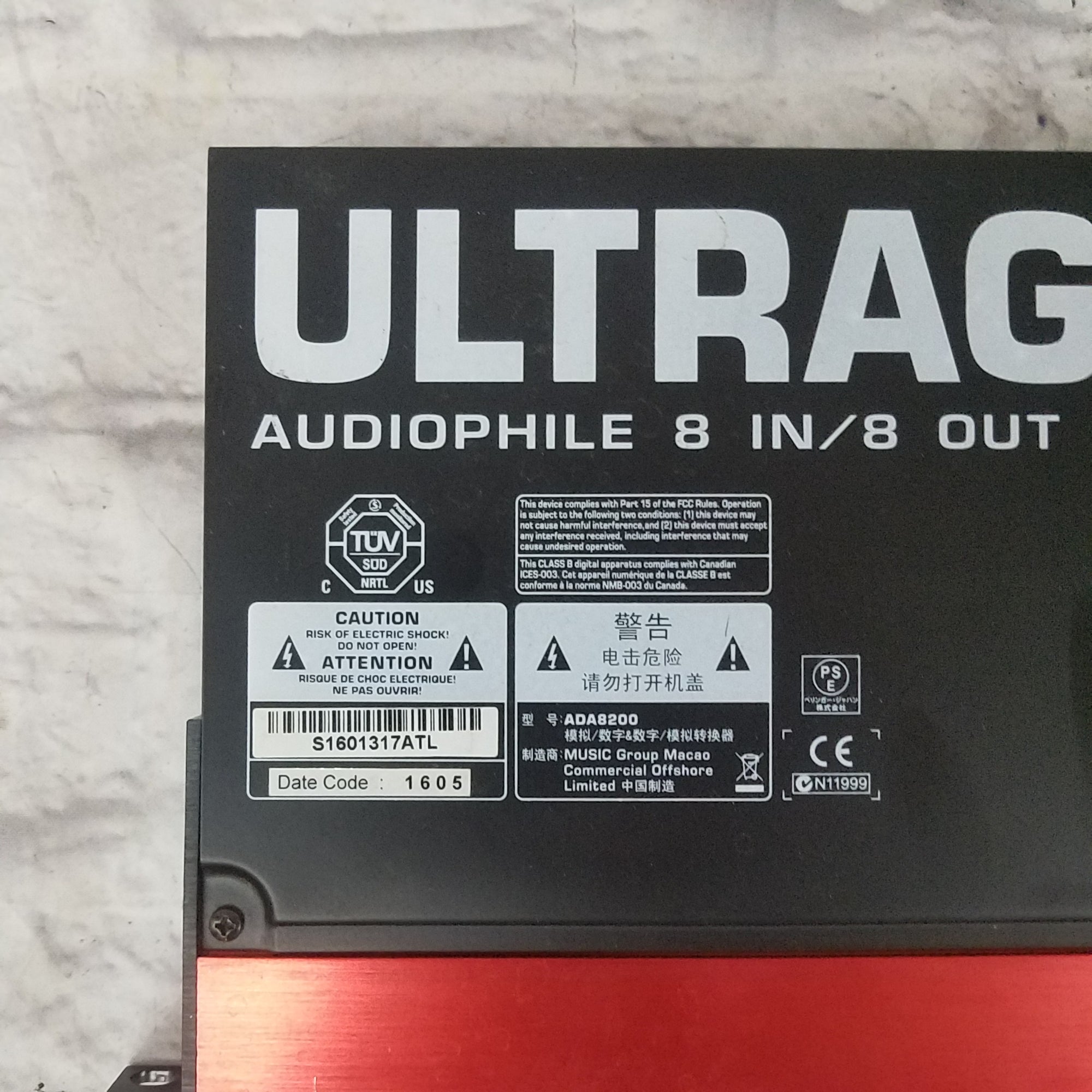 Behringer Ultragain Digital ADA8200 8-Channel Mic Preamp with AD/DA Converter Rack Unit