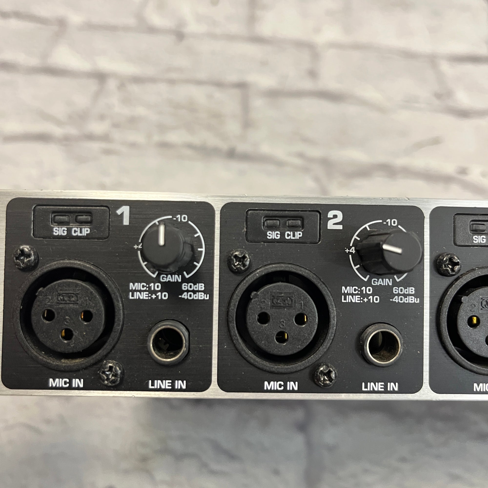 Behringer Ultra Gain Pro 8 ADA8000 8 Preamp Strip