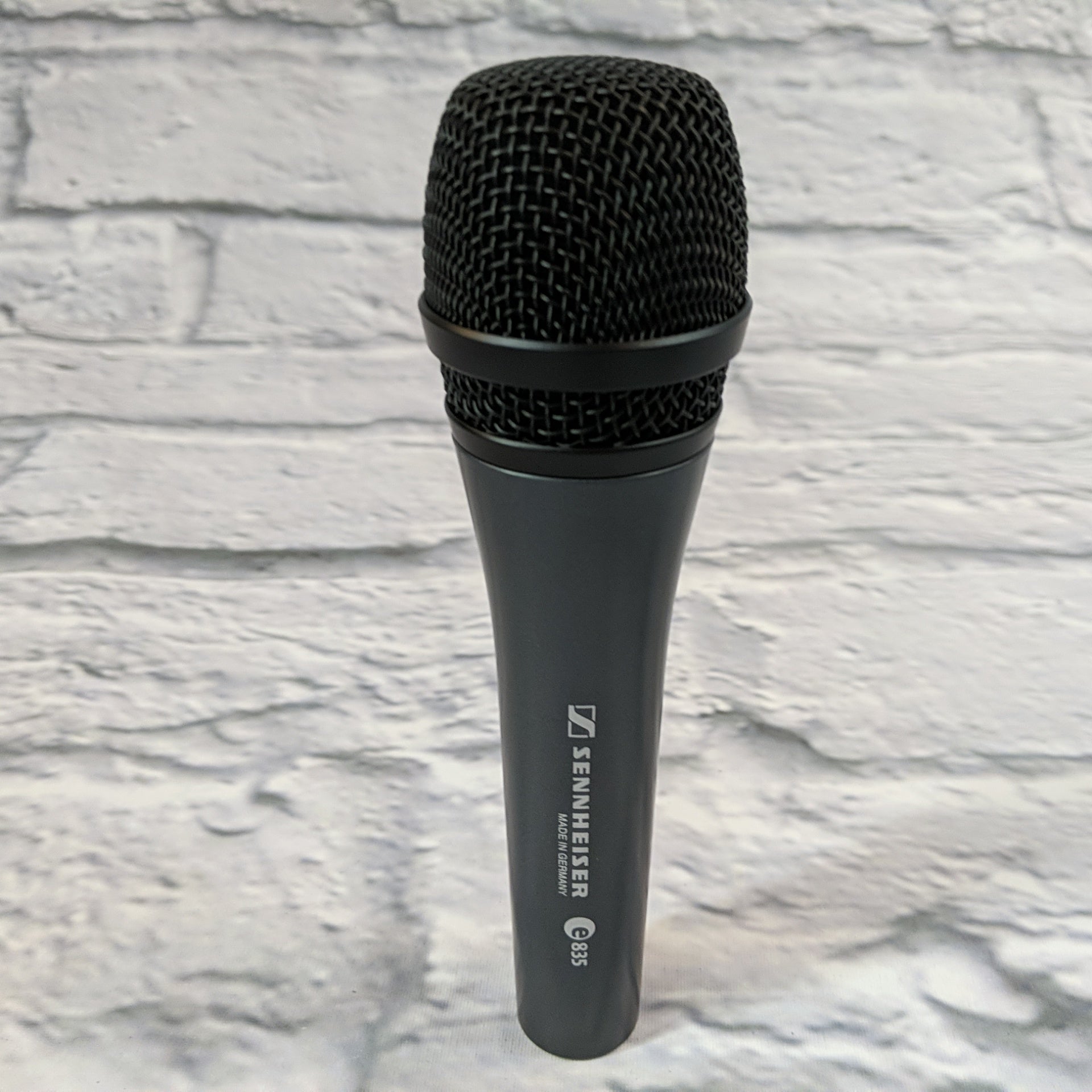 Sennheiser e835 Handheld Cardioid Dynamic Microphone