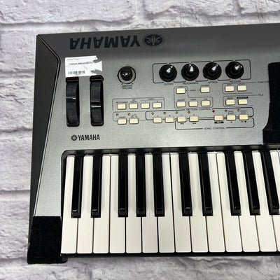 Yamaha MM6 Digital piano