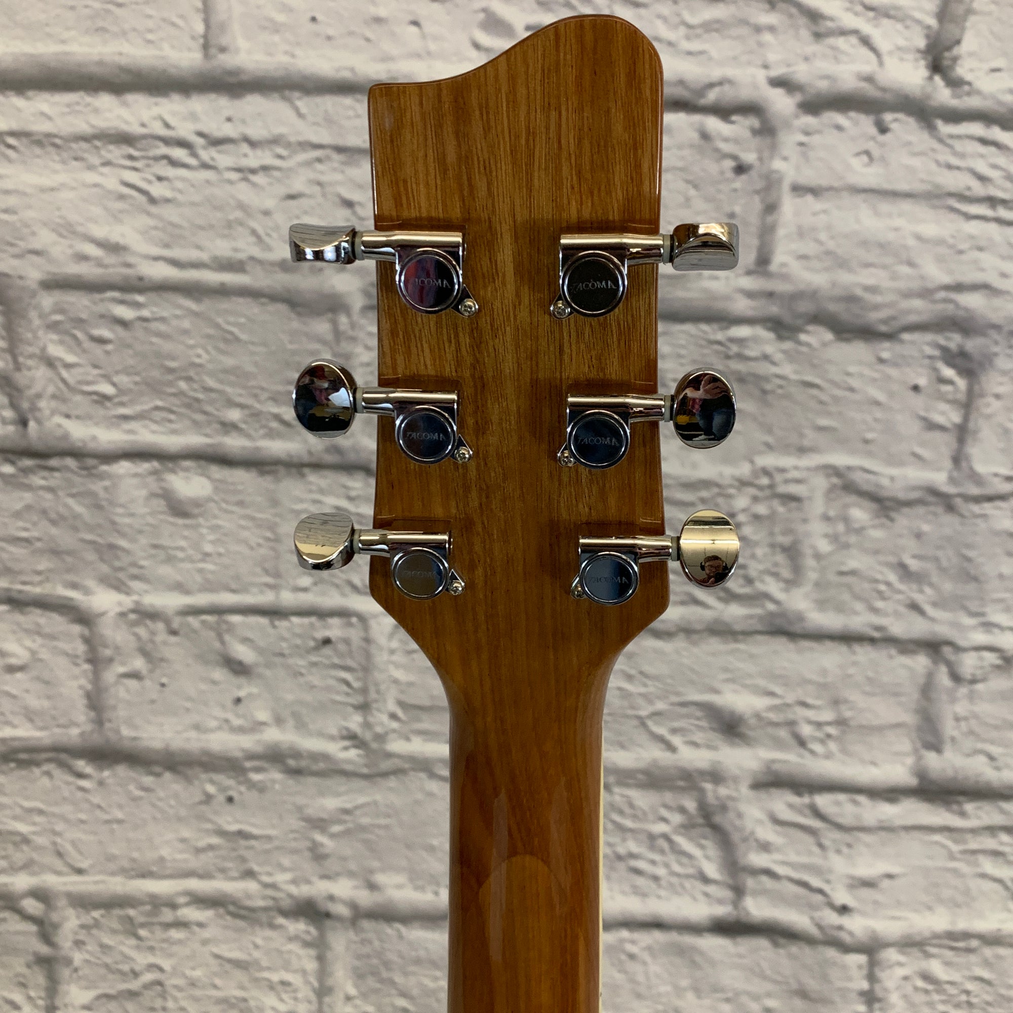 Olympia by Tacoma OMC-11CE6 Acoustic Guitar Natural
