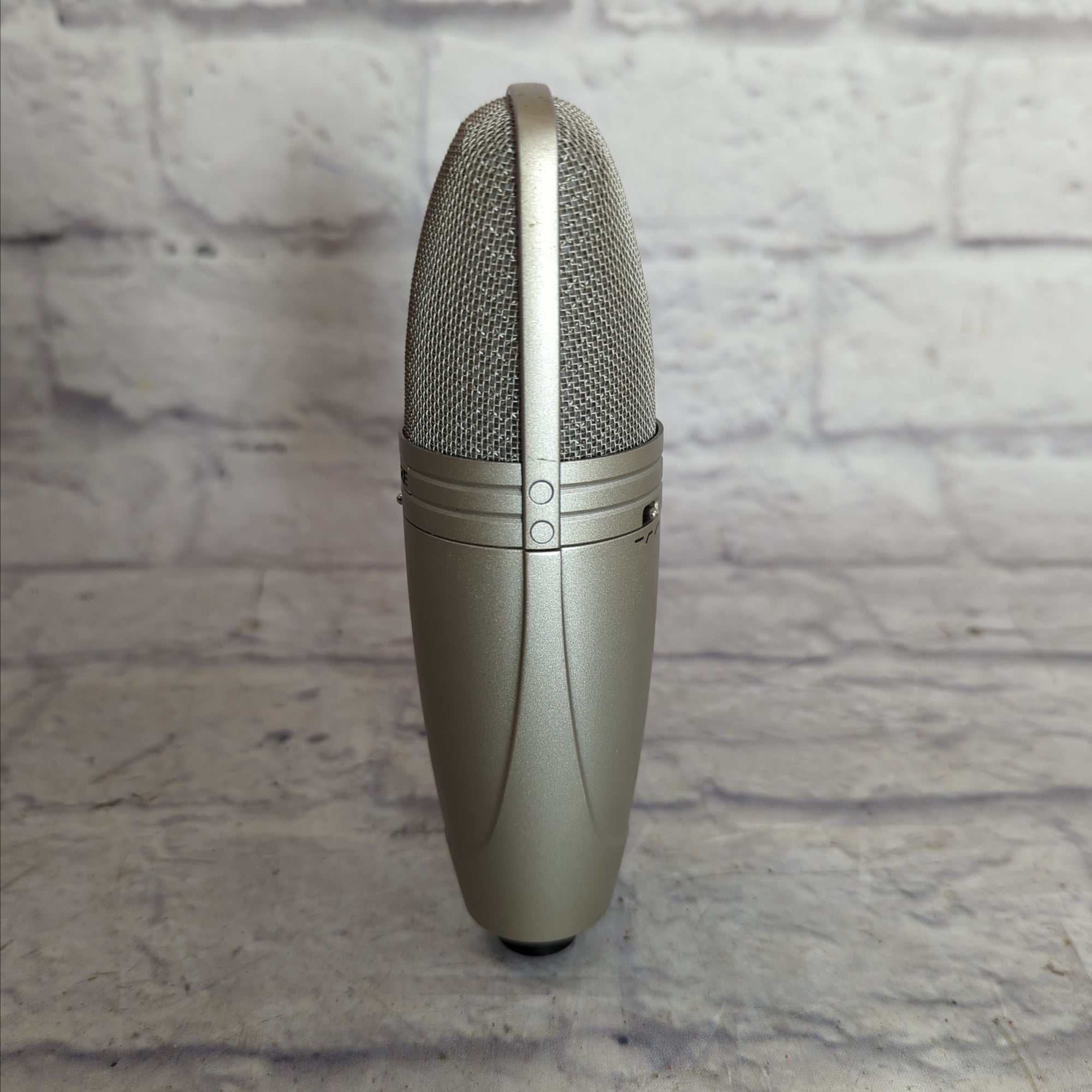 Shure KSM44 Large Diaphragm Multipattern Condenser Microphone