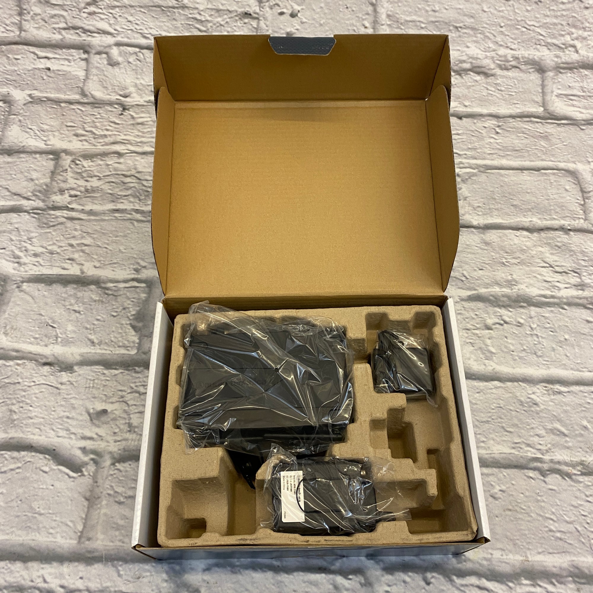 Audio Technica System 10 ATW-1101/H Wireless Microphone System