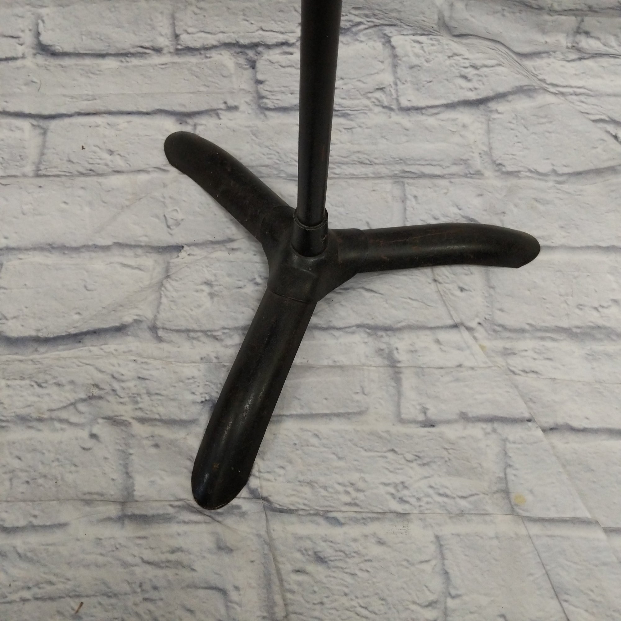 Manhasset music stand