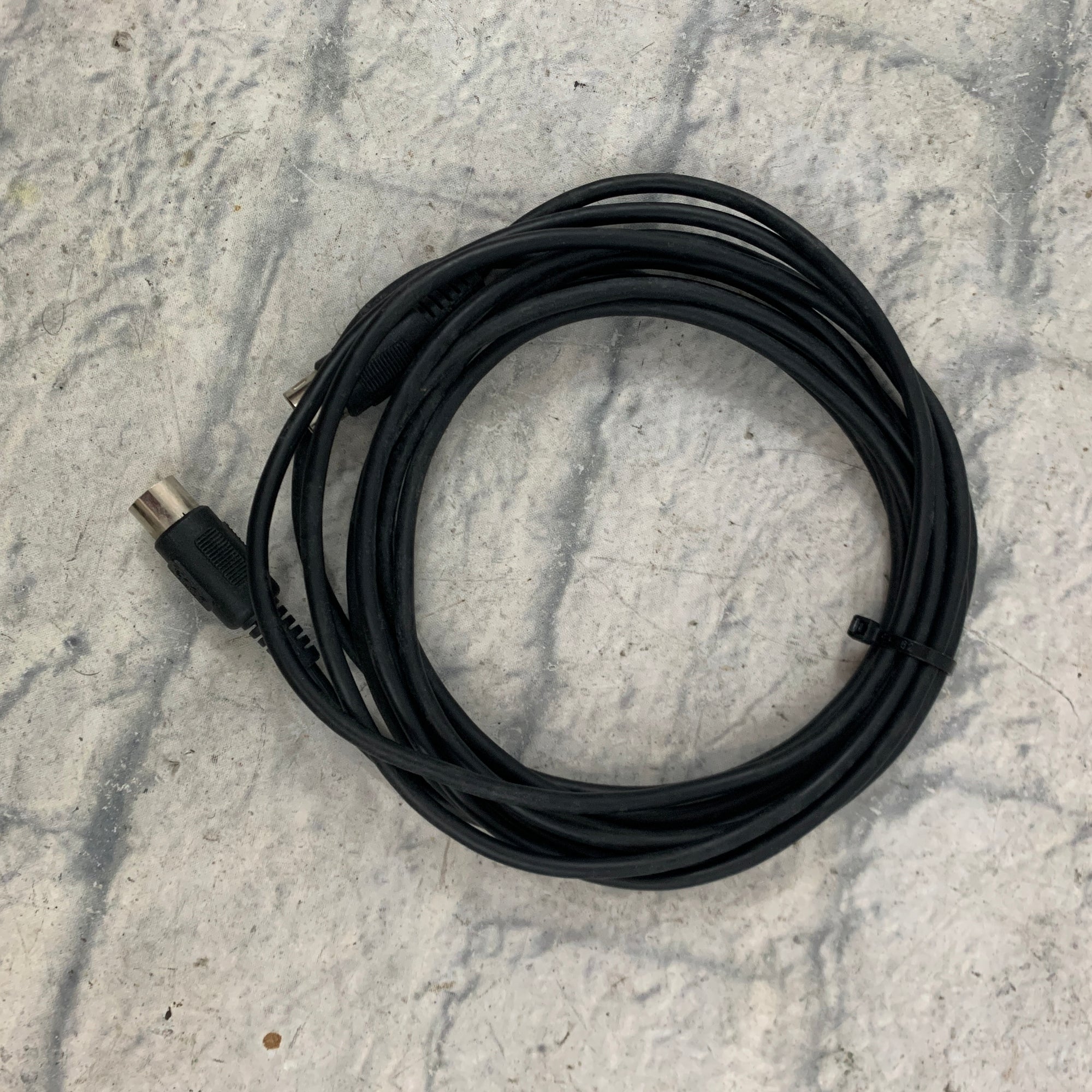 Hosa MIDI Cable 14ft Black