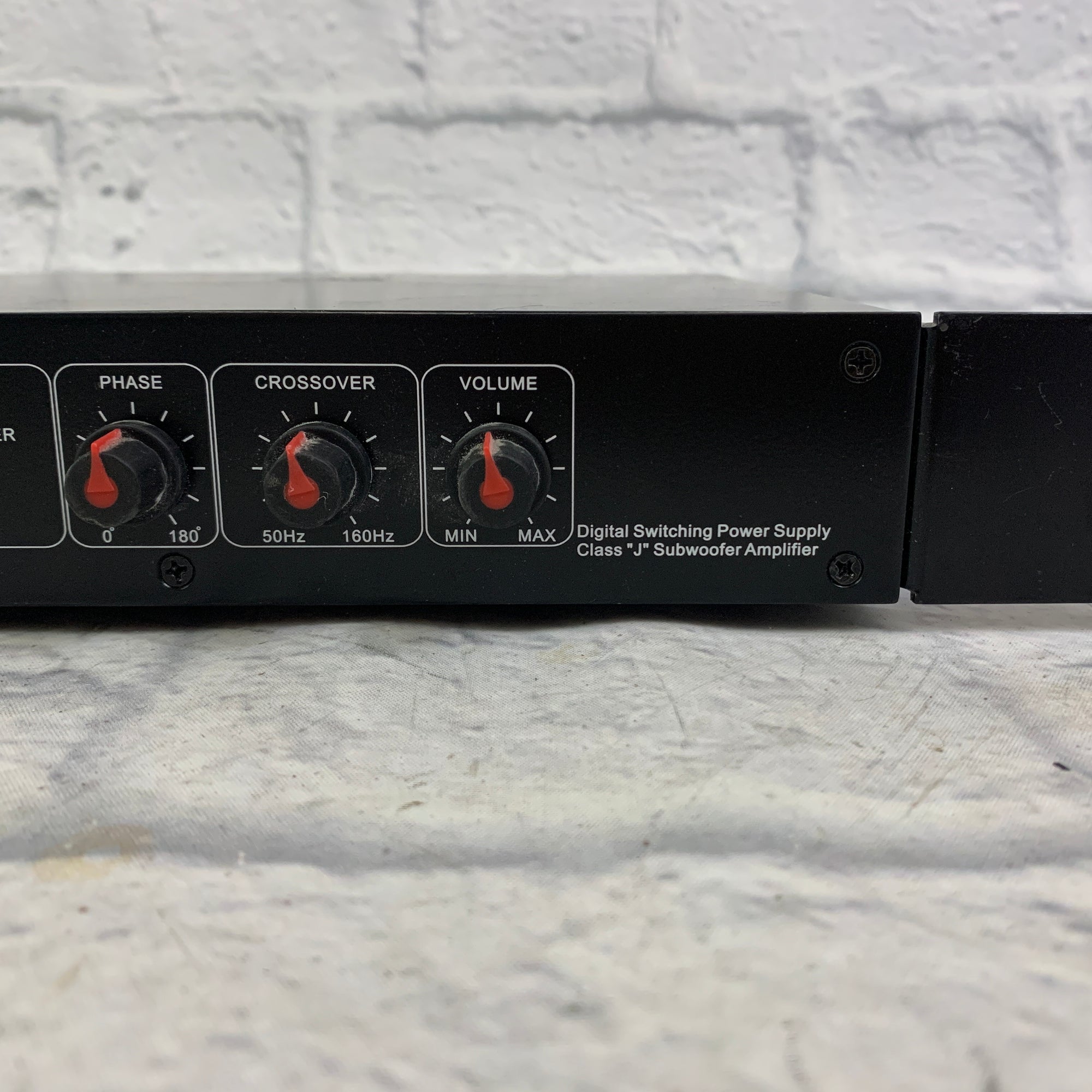 Earthquake Music XJ-300R Switching Power Supply Subwoofer Amplifer