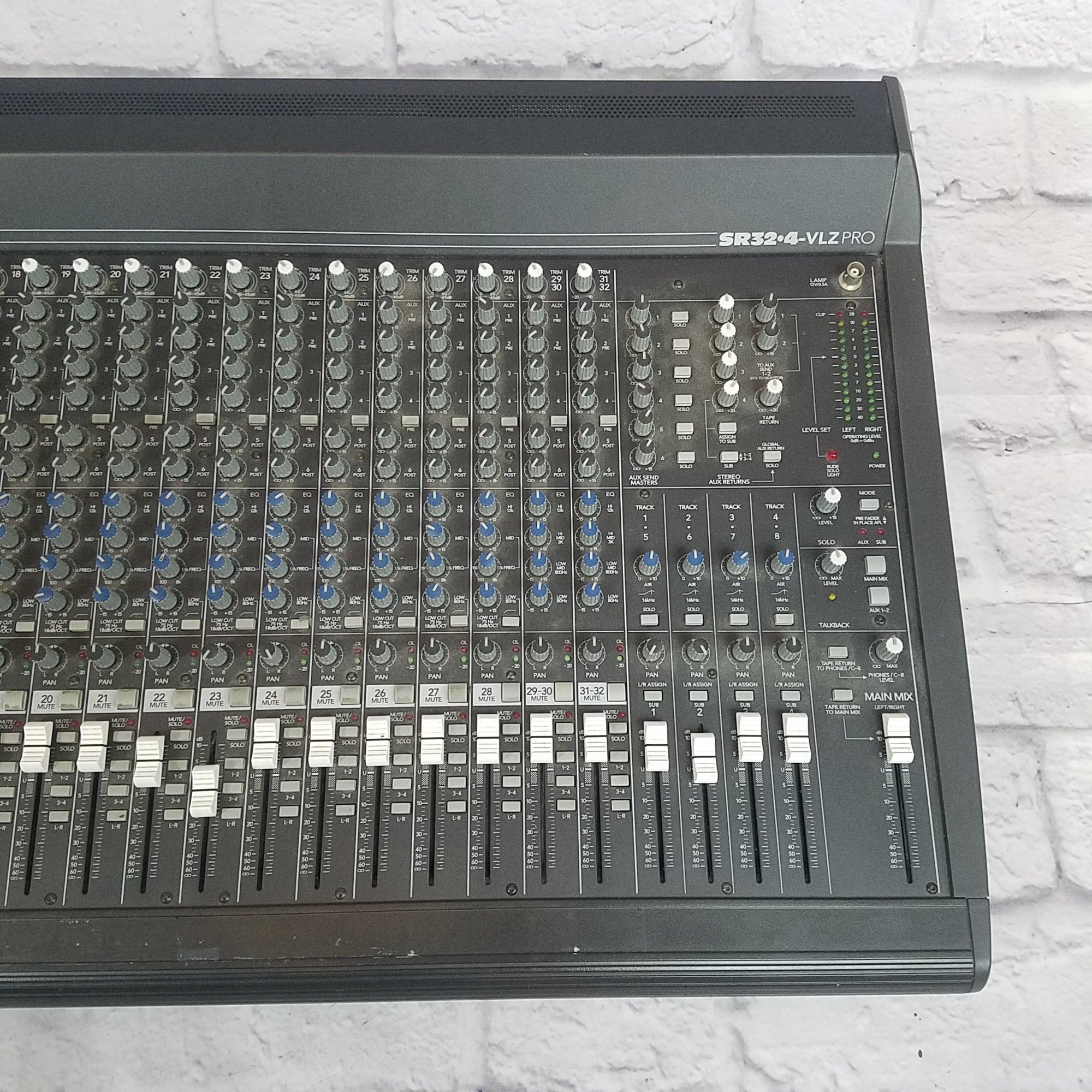 Mackie SR32.4 VLZ Pro 32 channel 4 bus Mixing Console