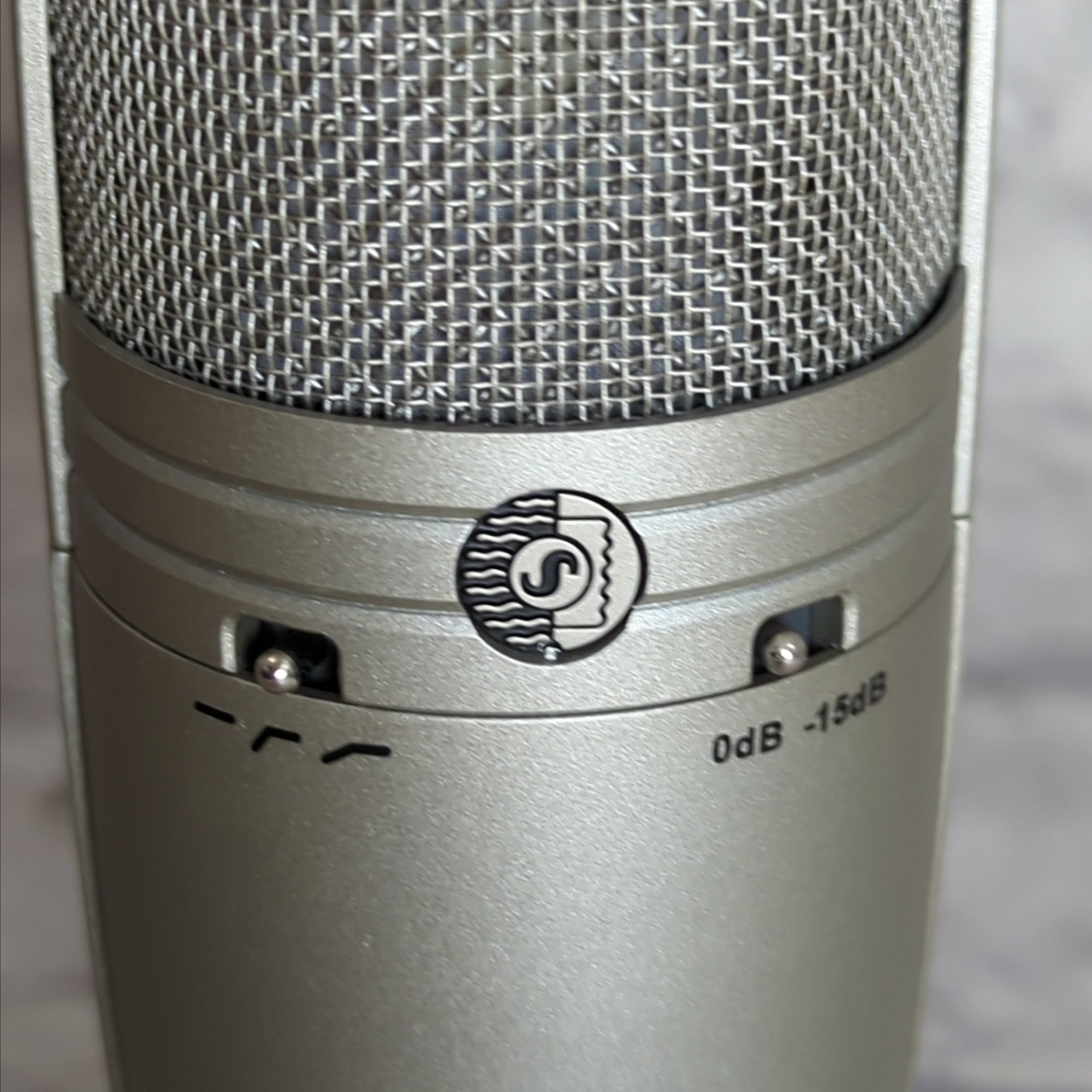 Shure KSM44 Large Diaphragm Multipattern Condenser Microphone