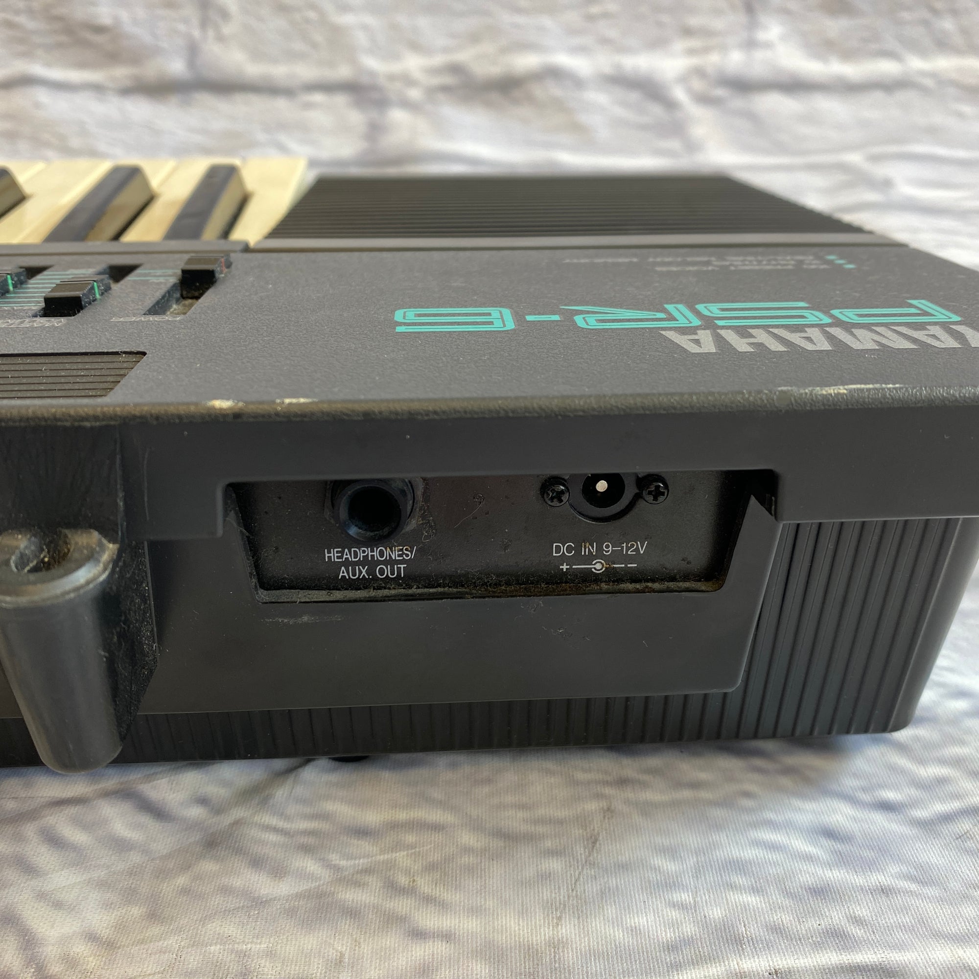 Yamaha PSR-6 Synthesizer