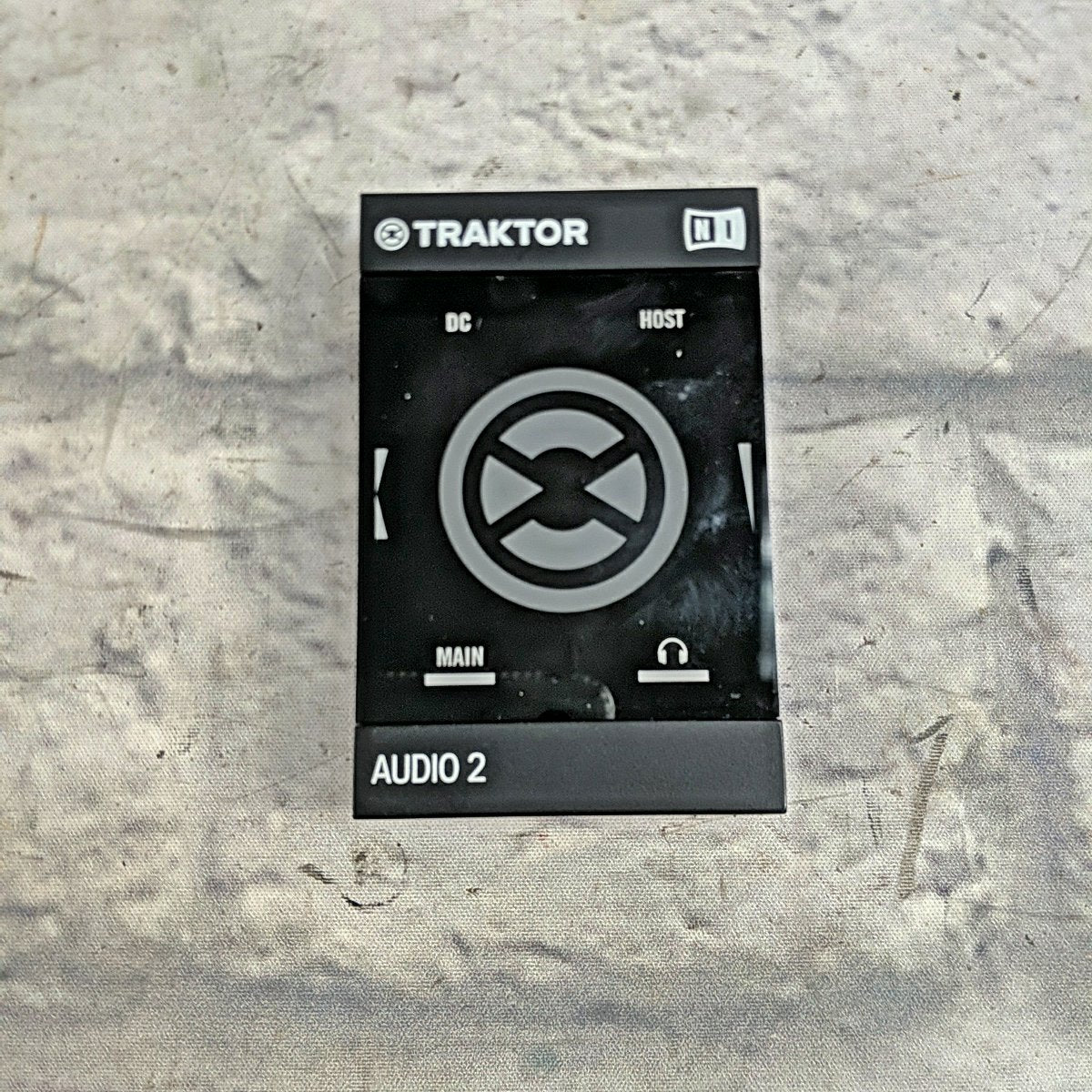 Native Instruments Traktor Audio 2 2-Channel DJ Audio Interface