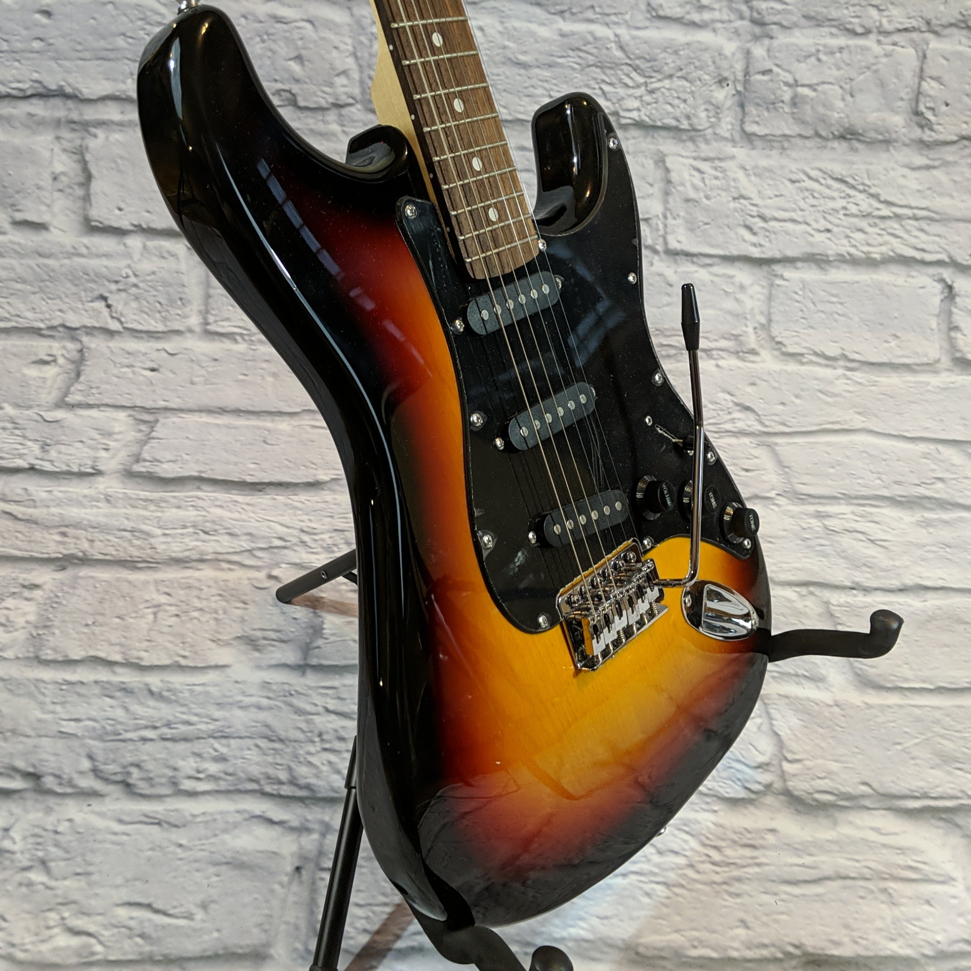 Austin AST100 Tobacco Sunburst Electric Guitar - New Old Stock
