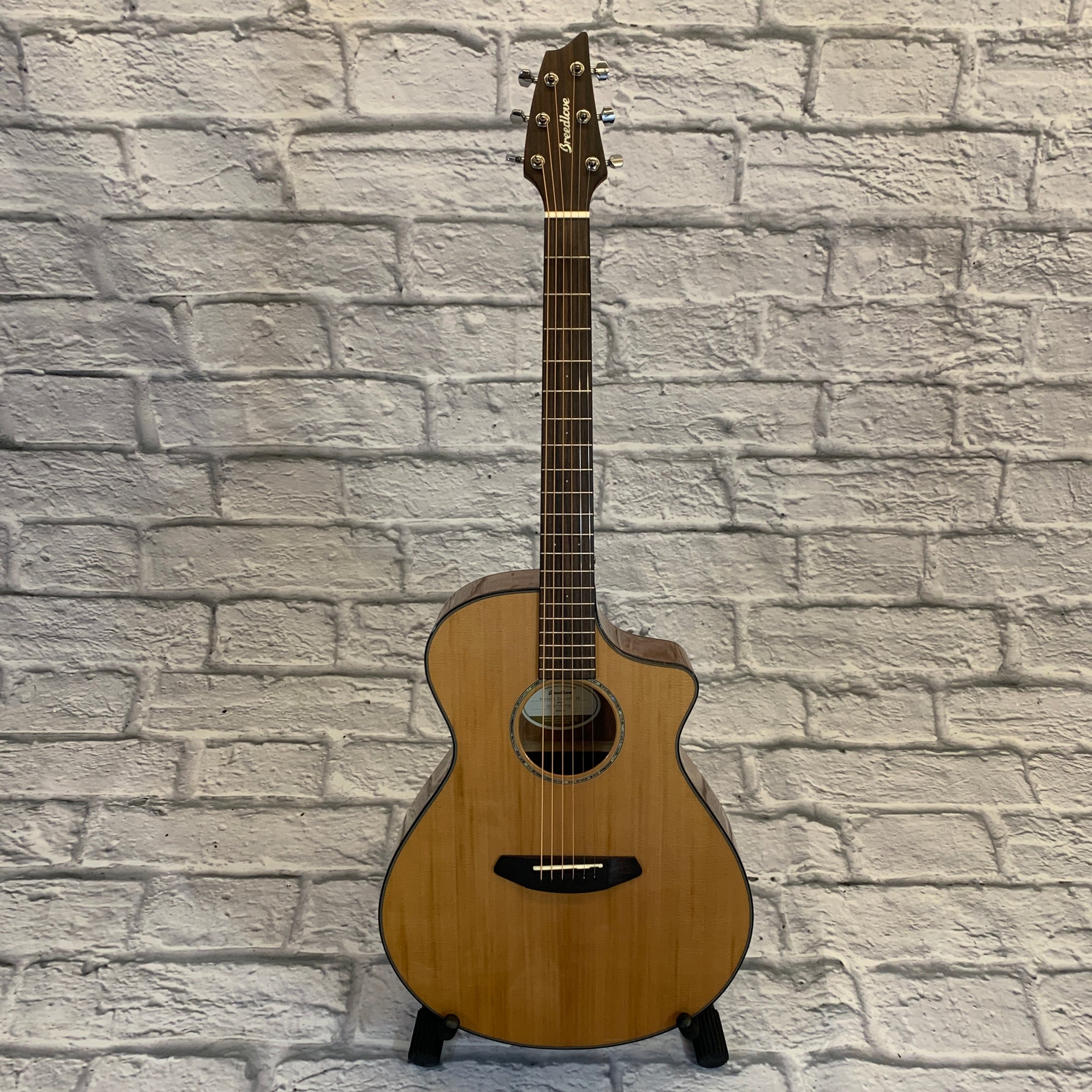 Breedlove Pursuit Concert Acoustic Guitar