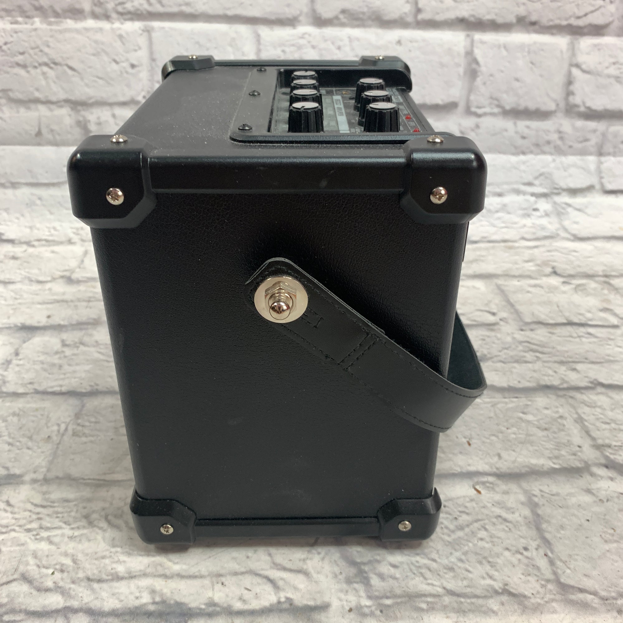 Roland Micro Cube GX Battery Powered Mini Guitar Combo Amp