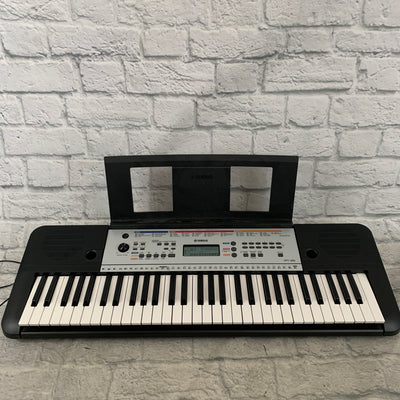 YAMAHA YPT260 61-Key Portable Keyboard with Power Adapter