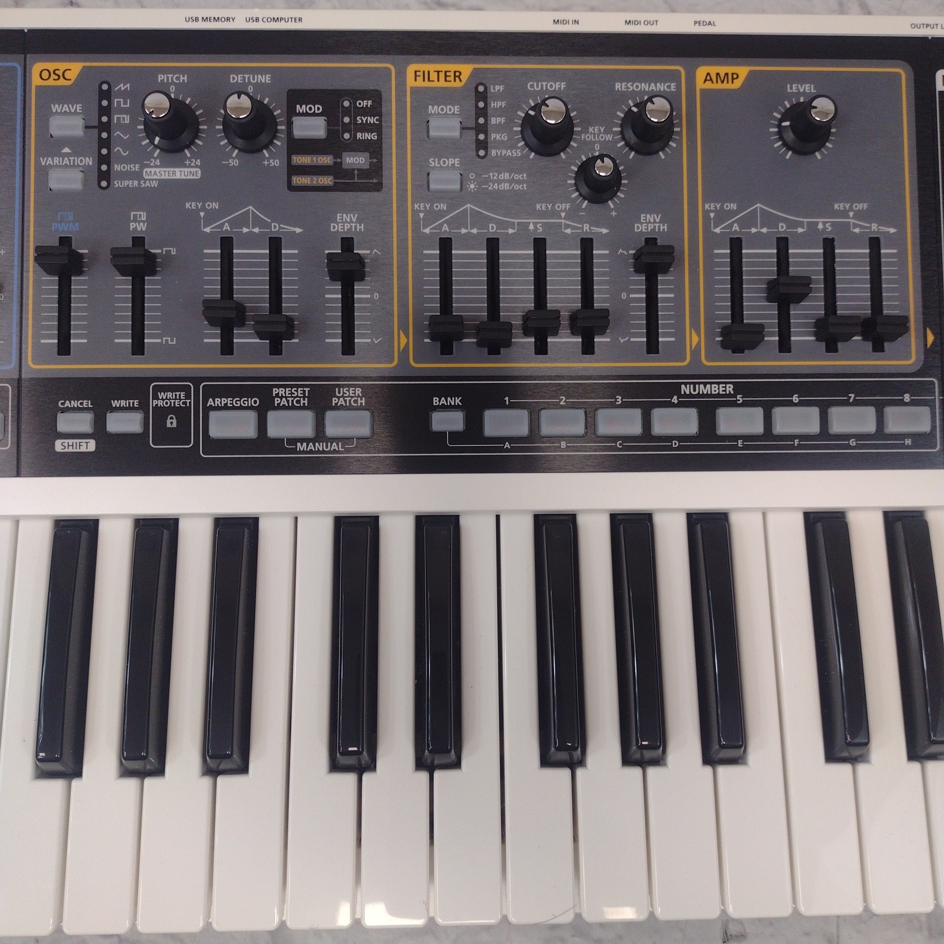 Roland SH-01 Gaia 37-Key Digital Synthesizer