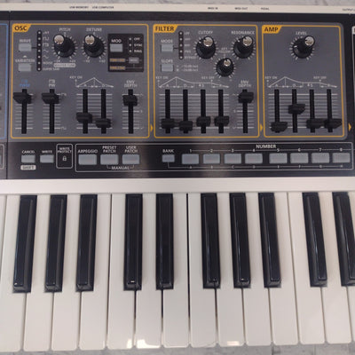 Roland SH-01 Gaia 37-Key Digital Synthesizer