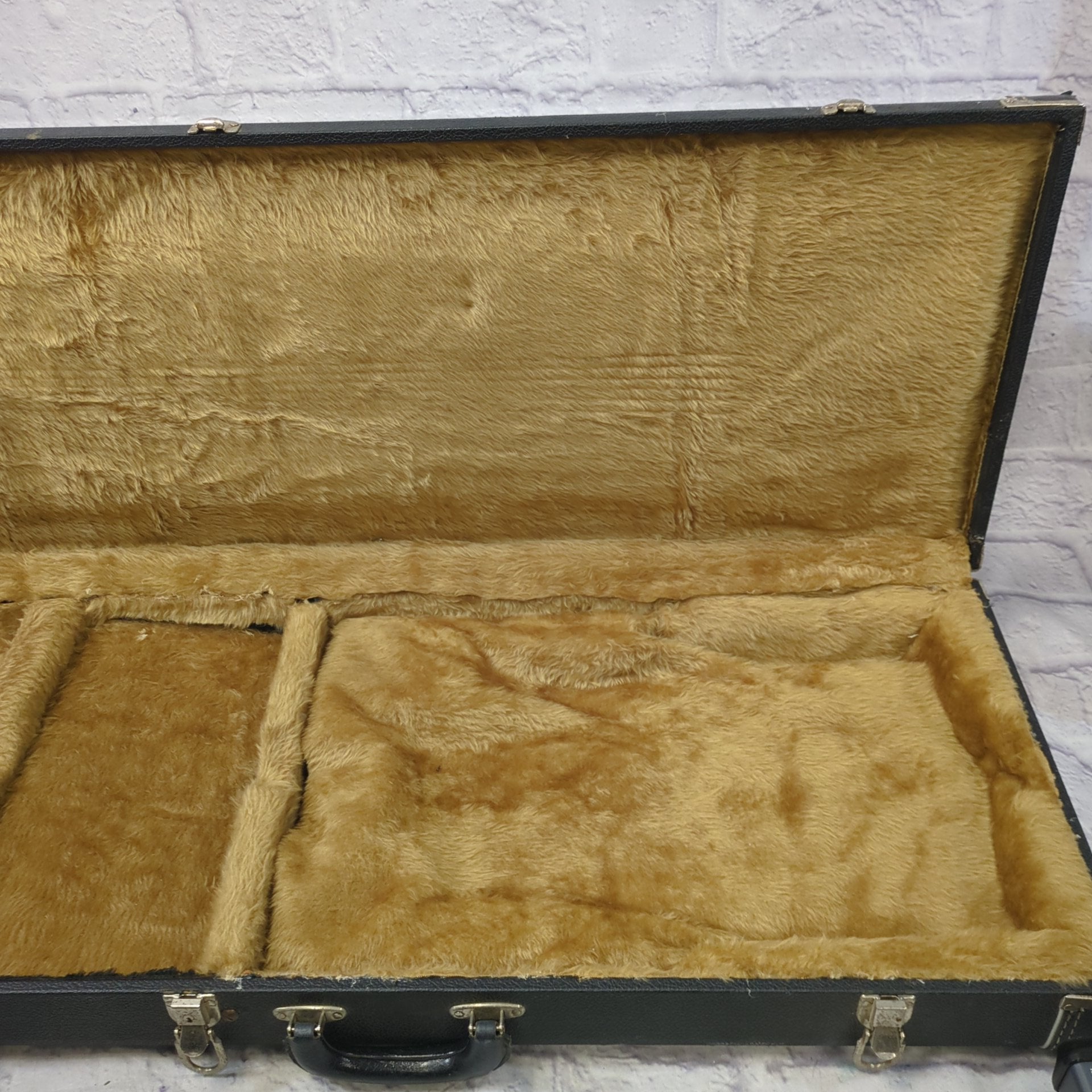 Unknown Hard Shell Electric Guitar Case