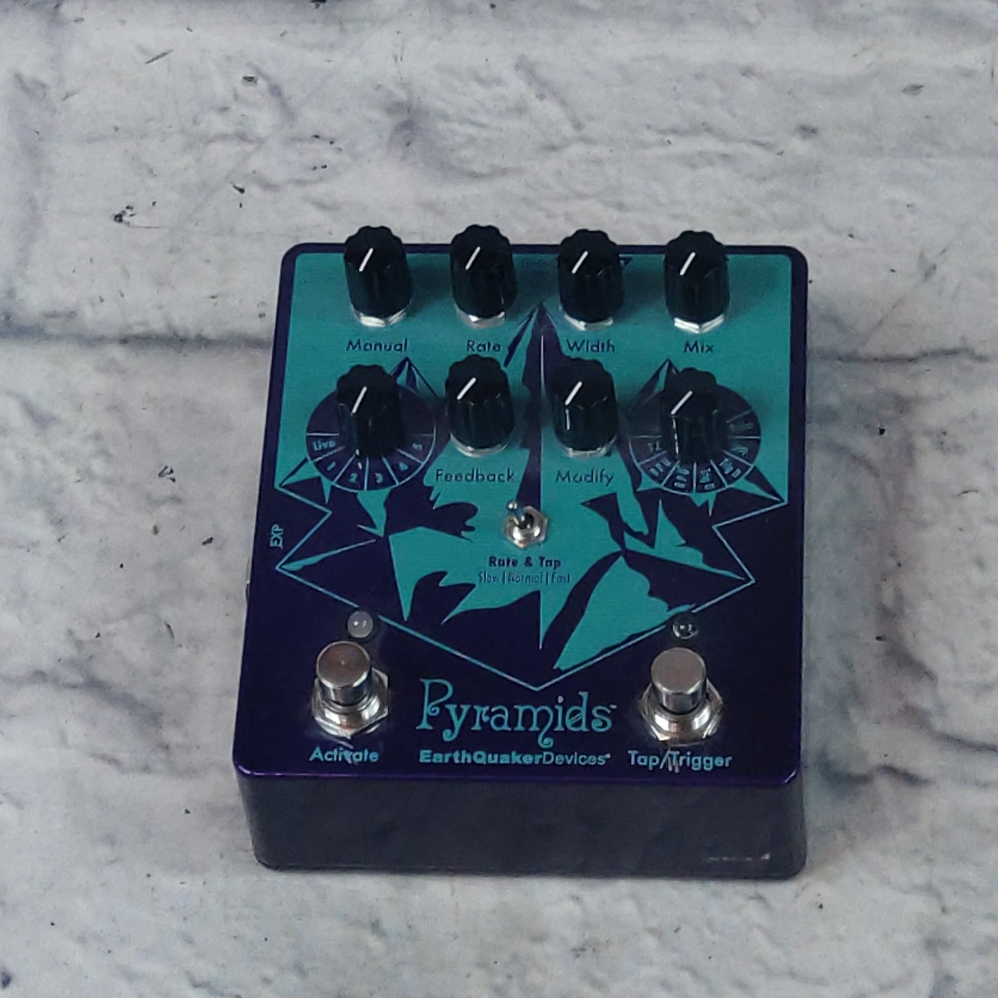 EarthQuaker Devices Pyramids Stereo Flanger