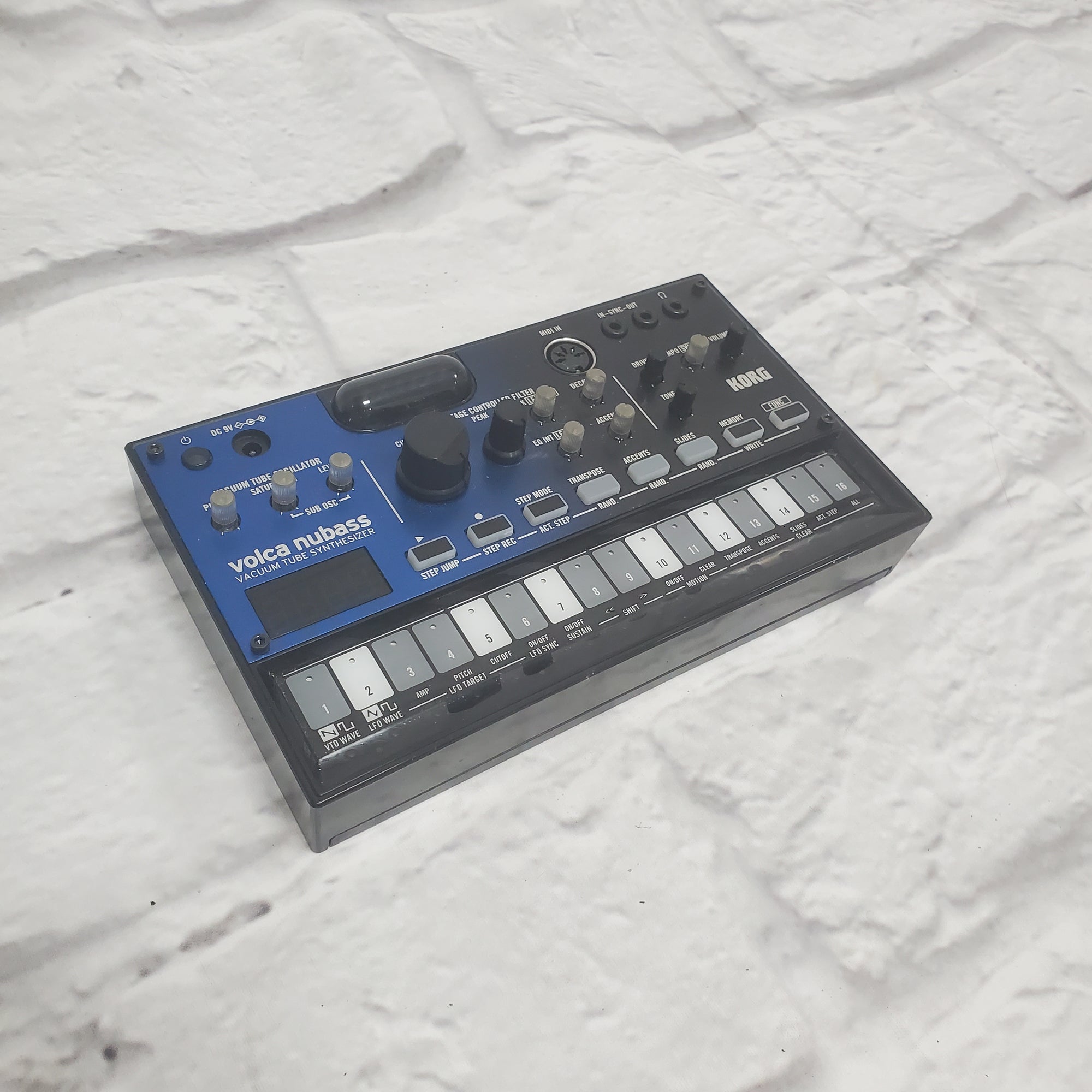 Korg Volca Nubass 16 Vacuum Tube Synth