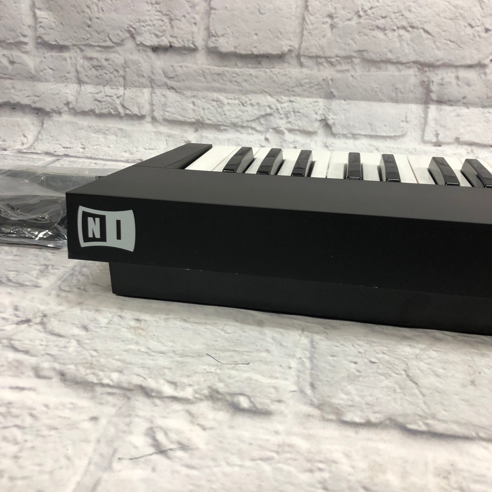 Native Instruments A61 61 Key Controller