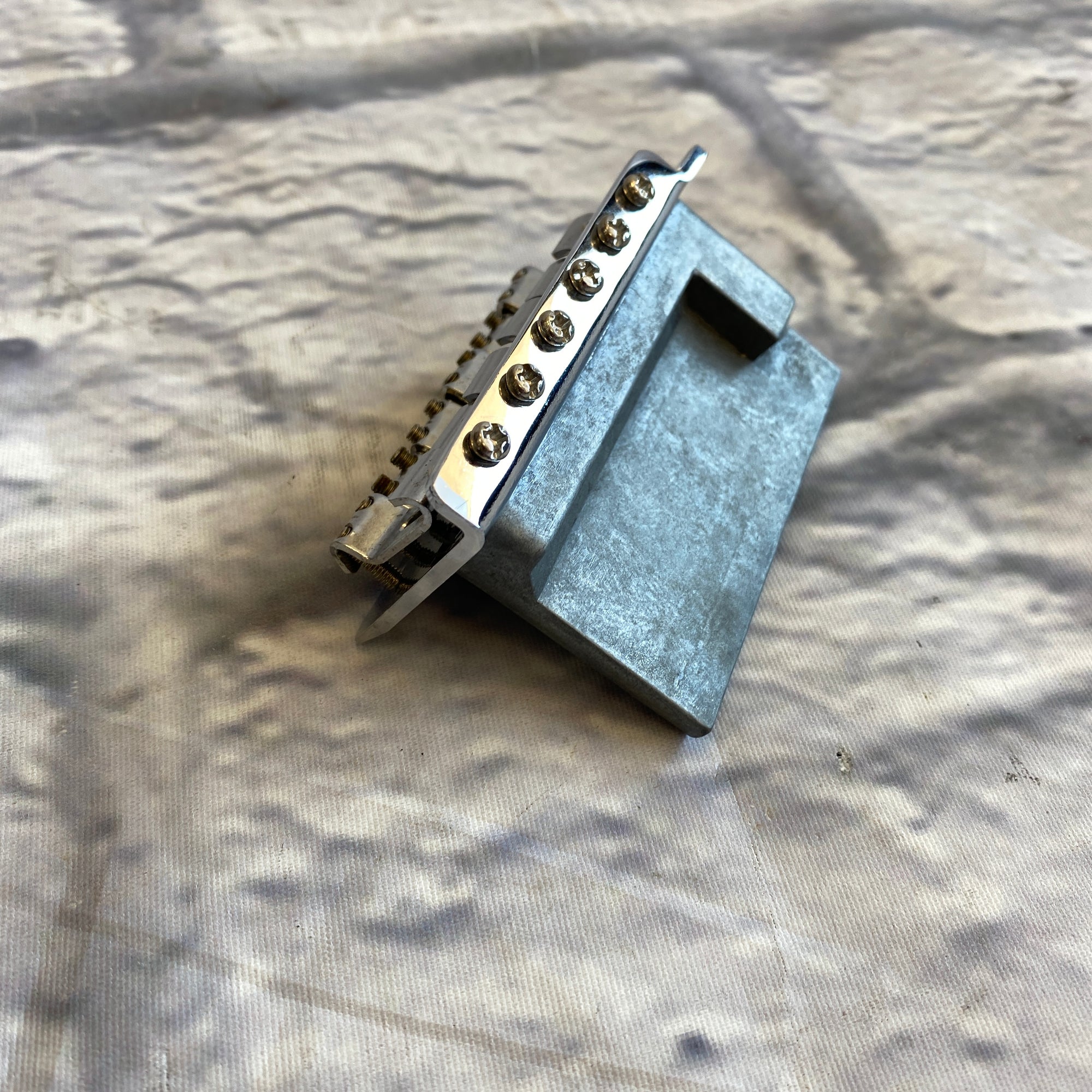 Fender Standard Strat Tremolo Bridge