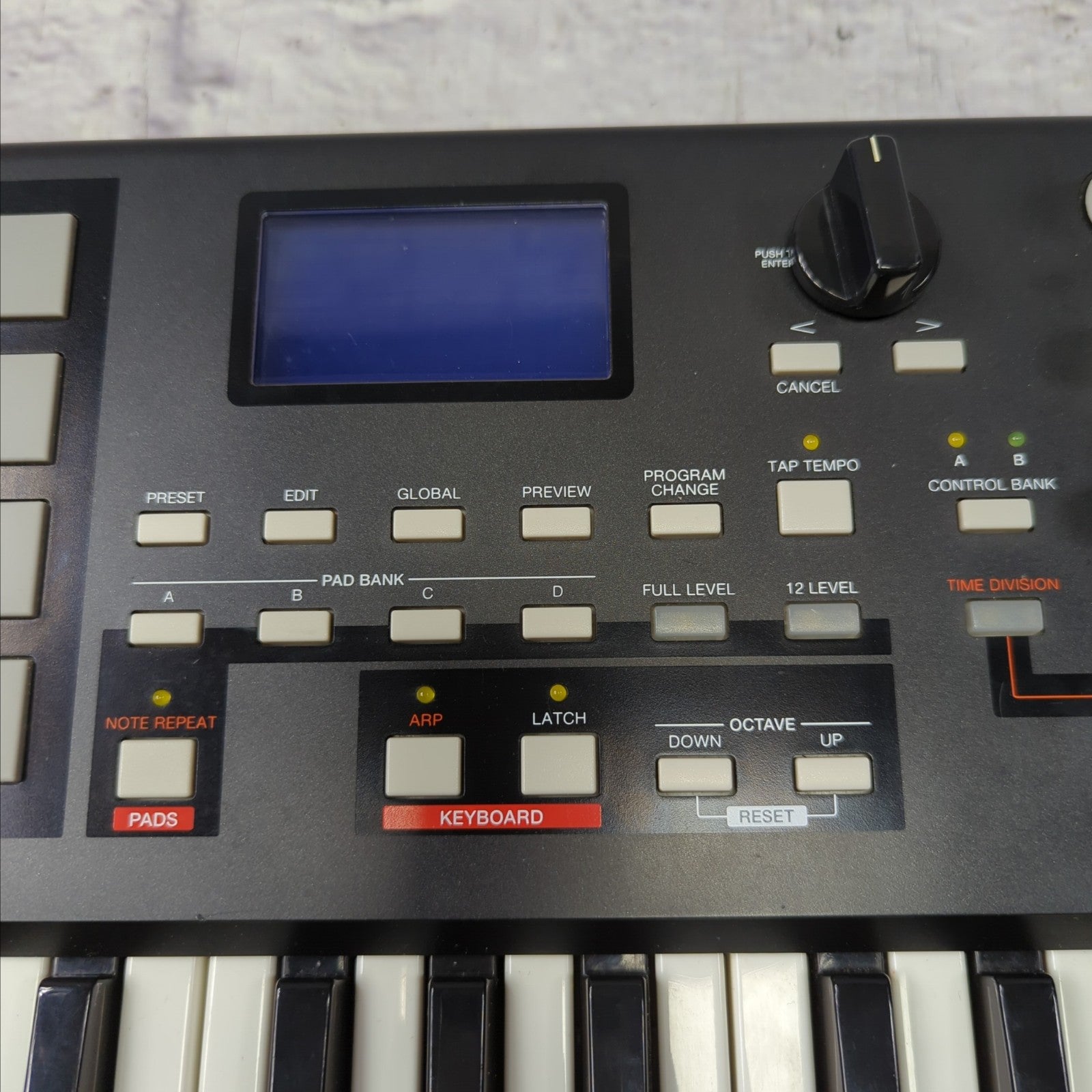 Akai MPK25 25 Key Midi Controller