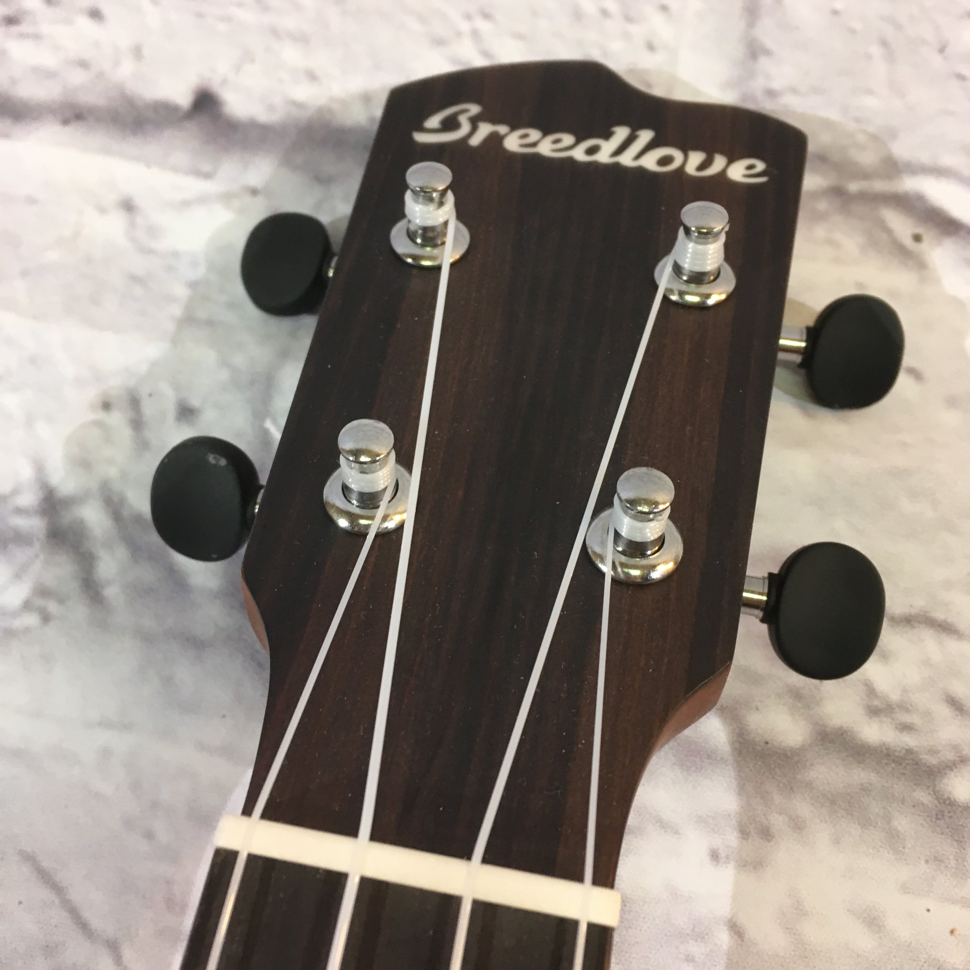 Breedlove Pursuit Ex CU BO Ukulele