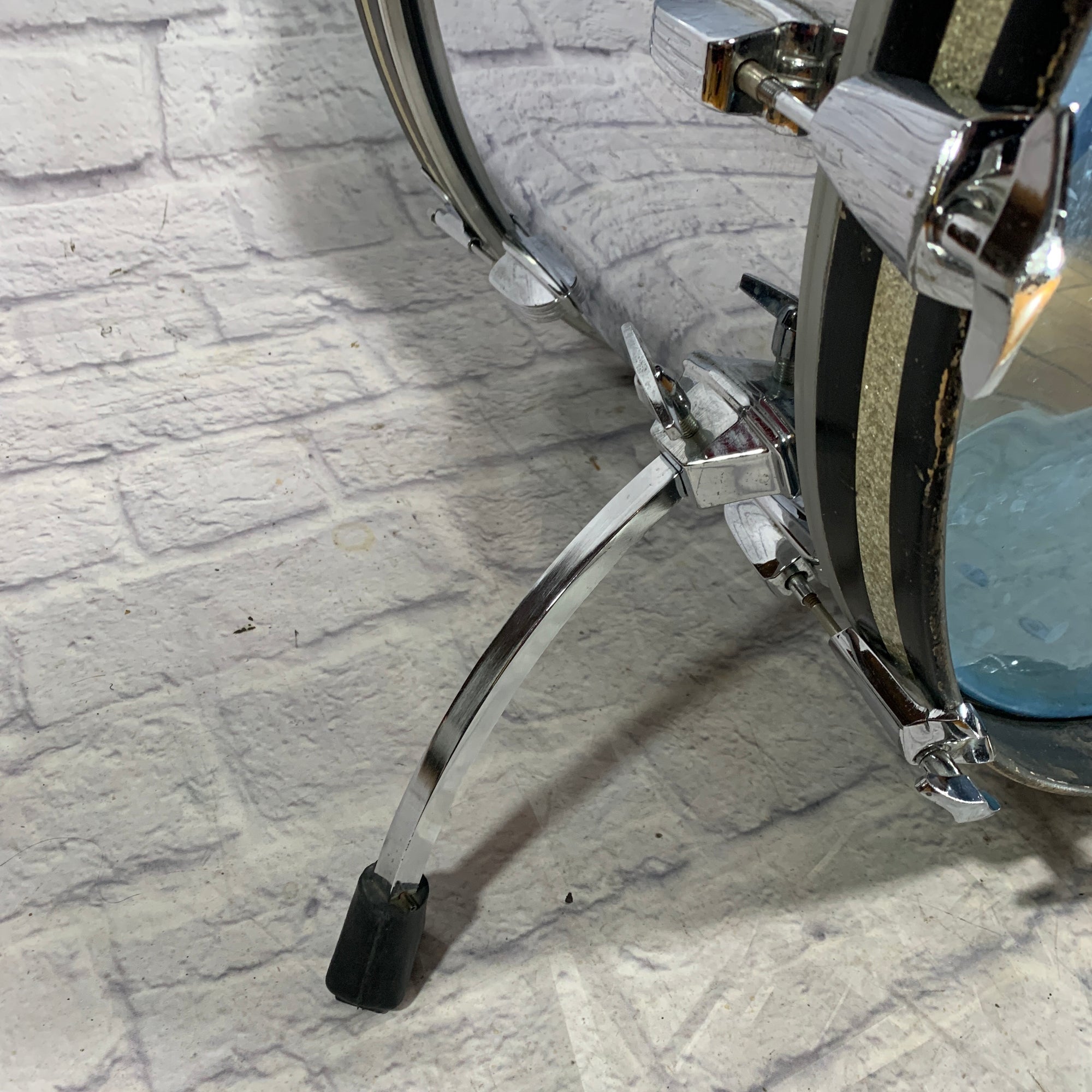 80s Ludwig Transitio n Badge Chrome over Wood Bass Drum