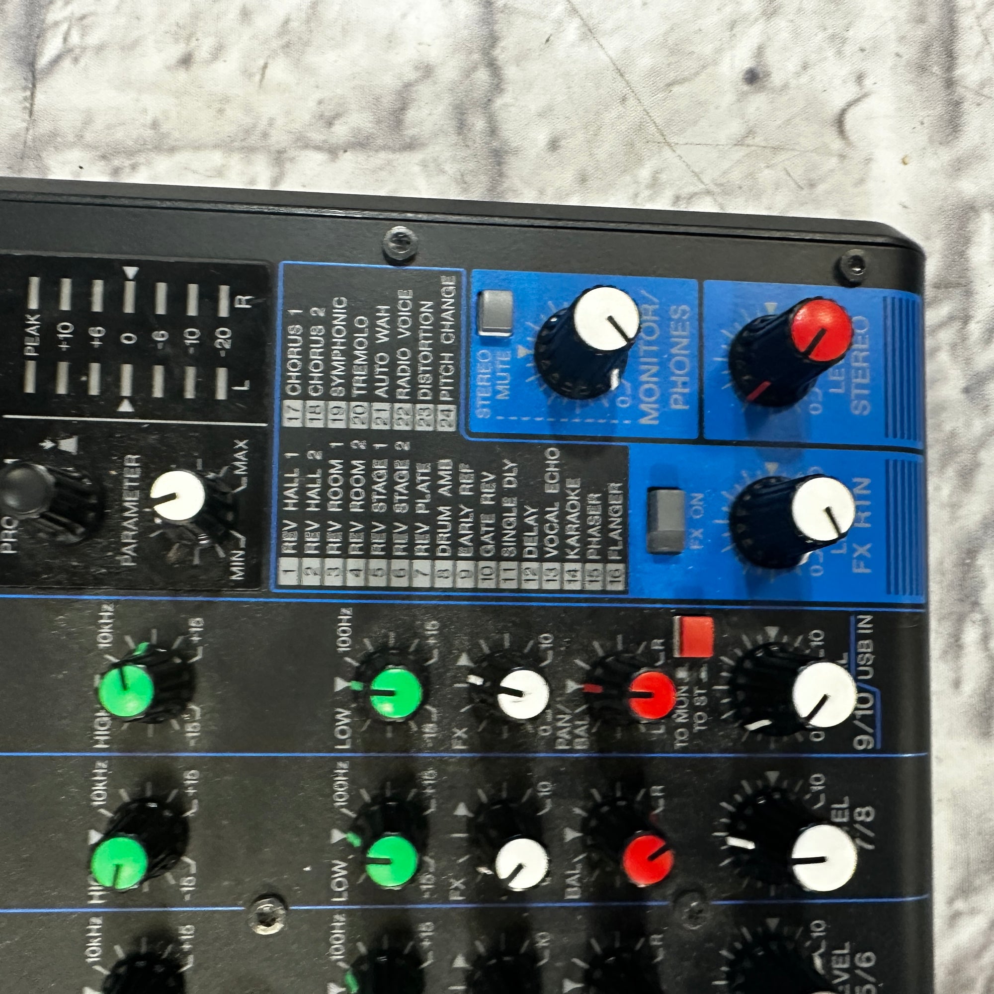 Yamaha MG10XU Mixer - Evolution Music