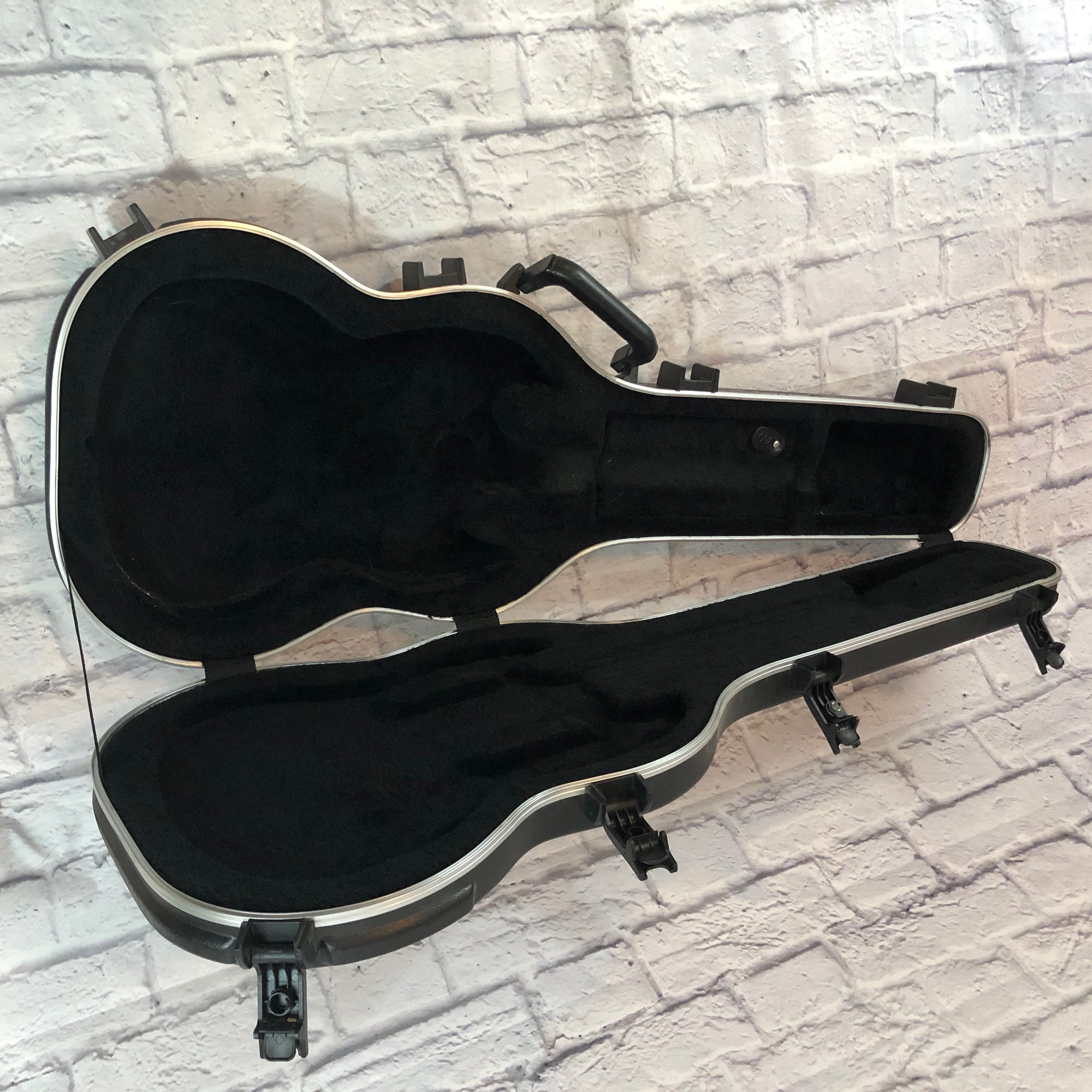 SKB SKB-61 Deluxe Molded Double Cutaway Electric Guitar Case