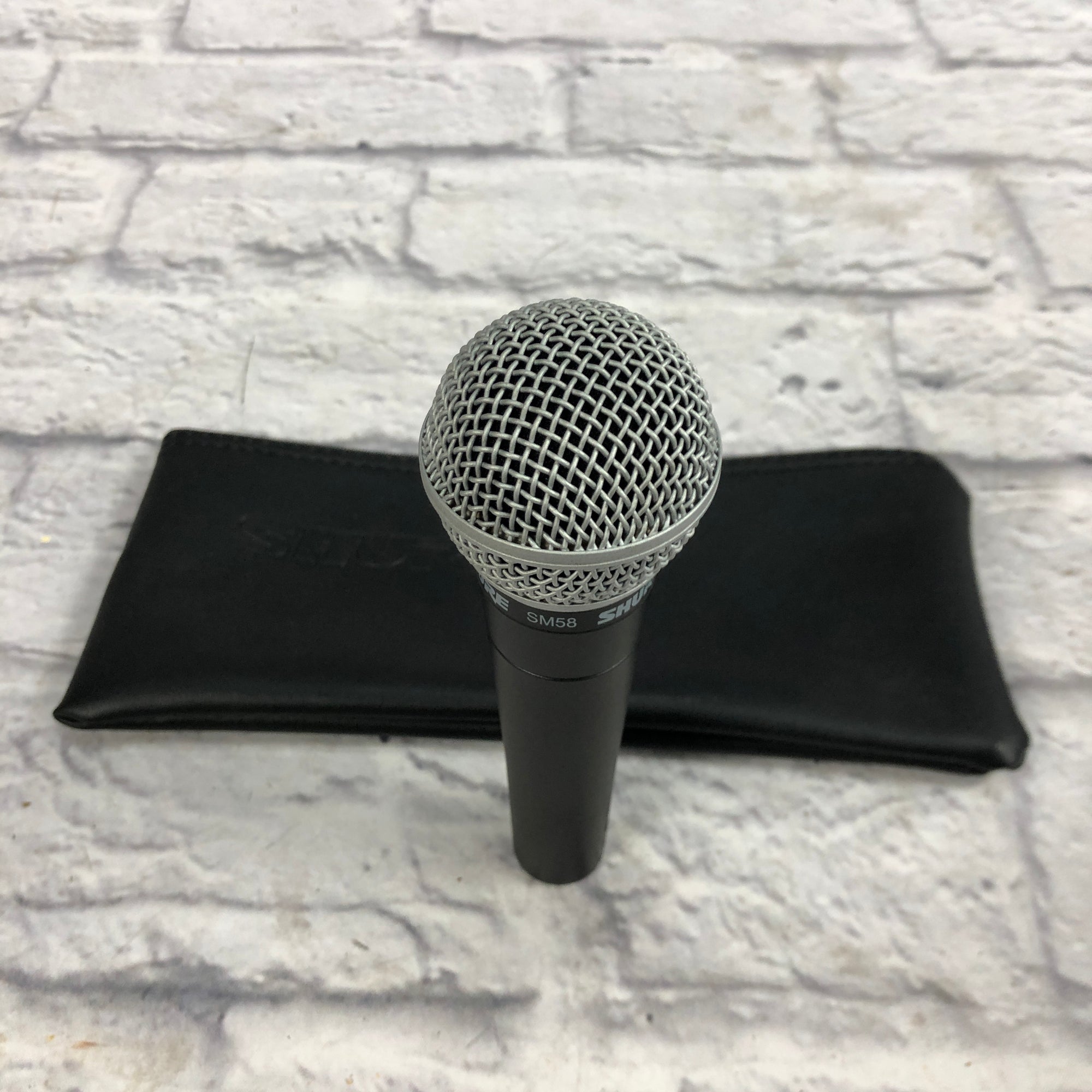 Shure SM58 Dynamic Microphone with Soft Carrying Bag
