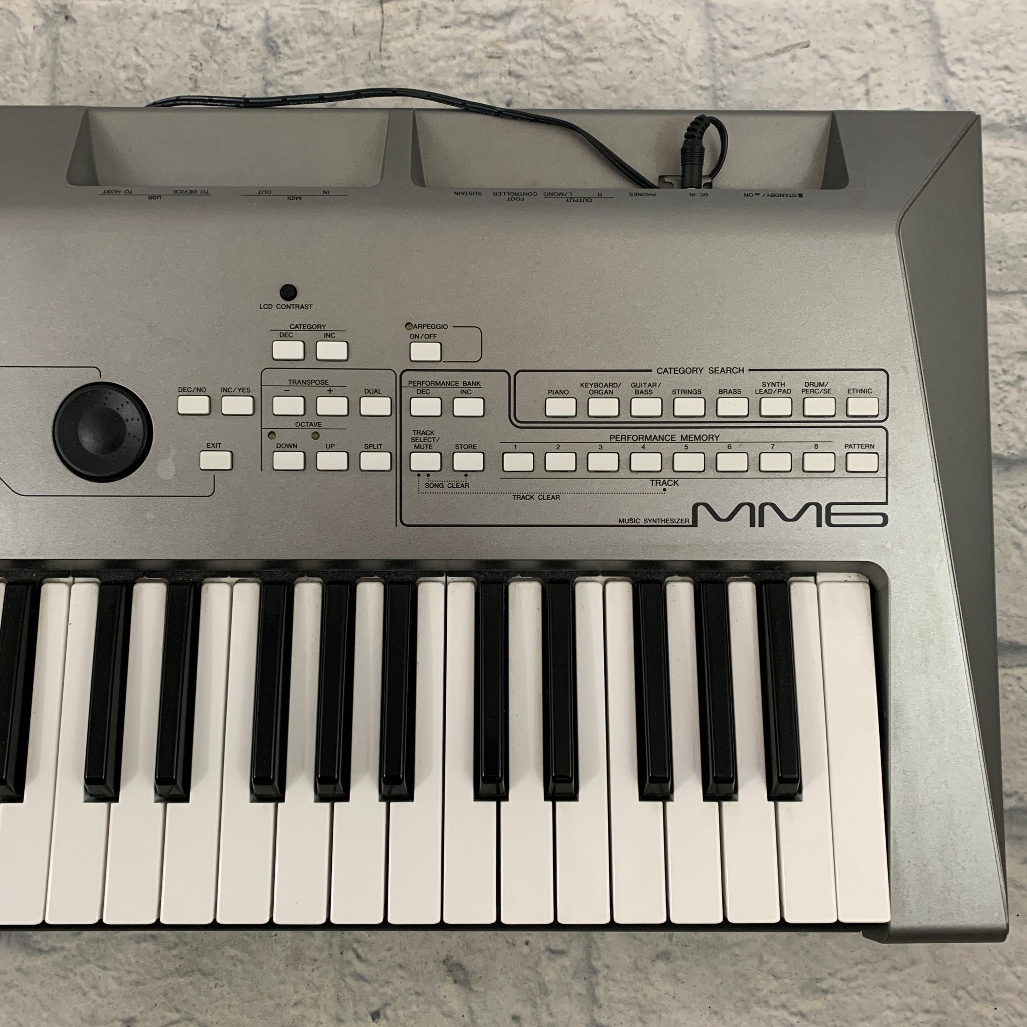 Yamaha MM6 61 Key Synth Workstation - Evolution Music
